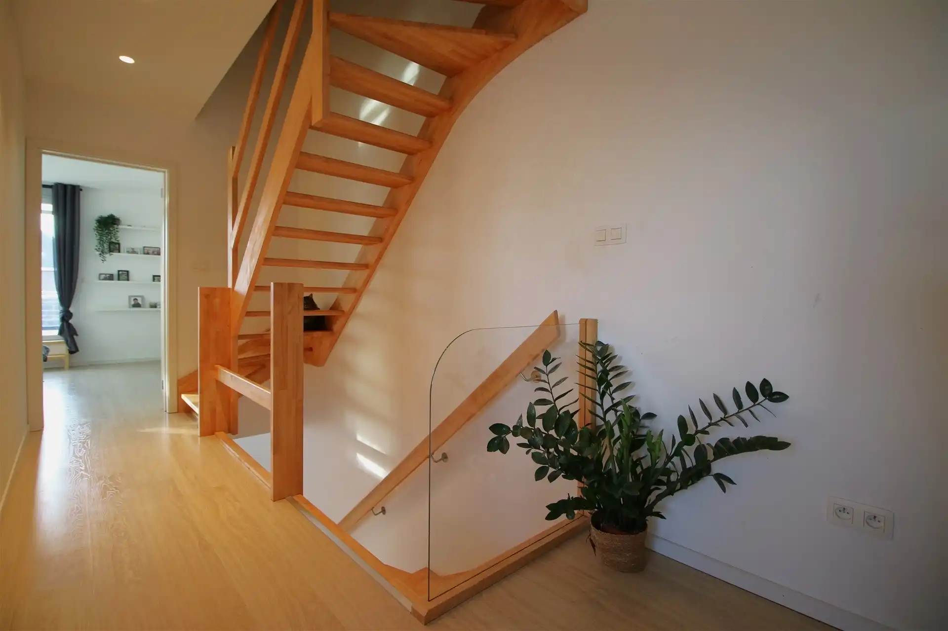 Recente woning 2 slpk, tuin & garage foto 12