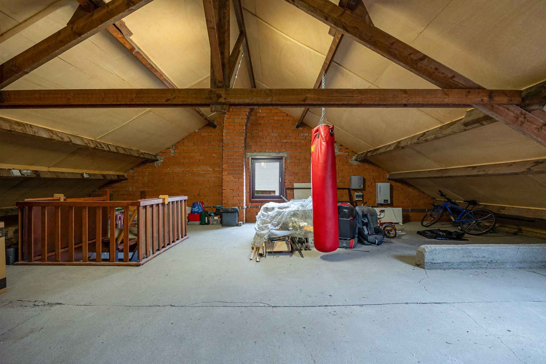 Een laagbouwwoning met 3 slaapkamers op een perceel van 880m². foto 12