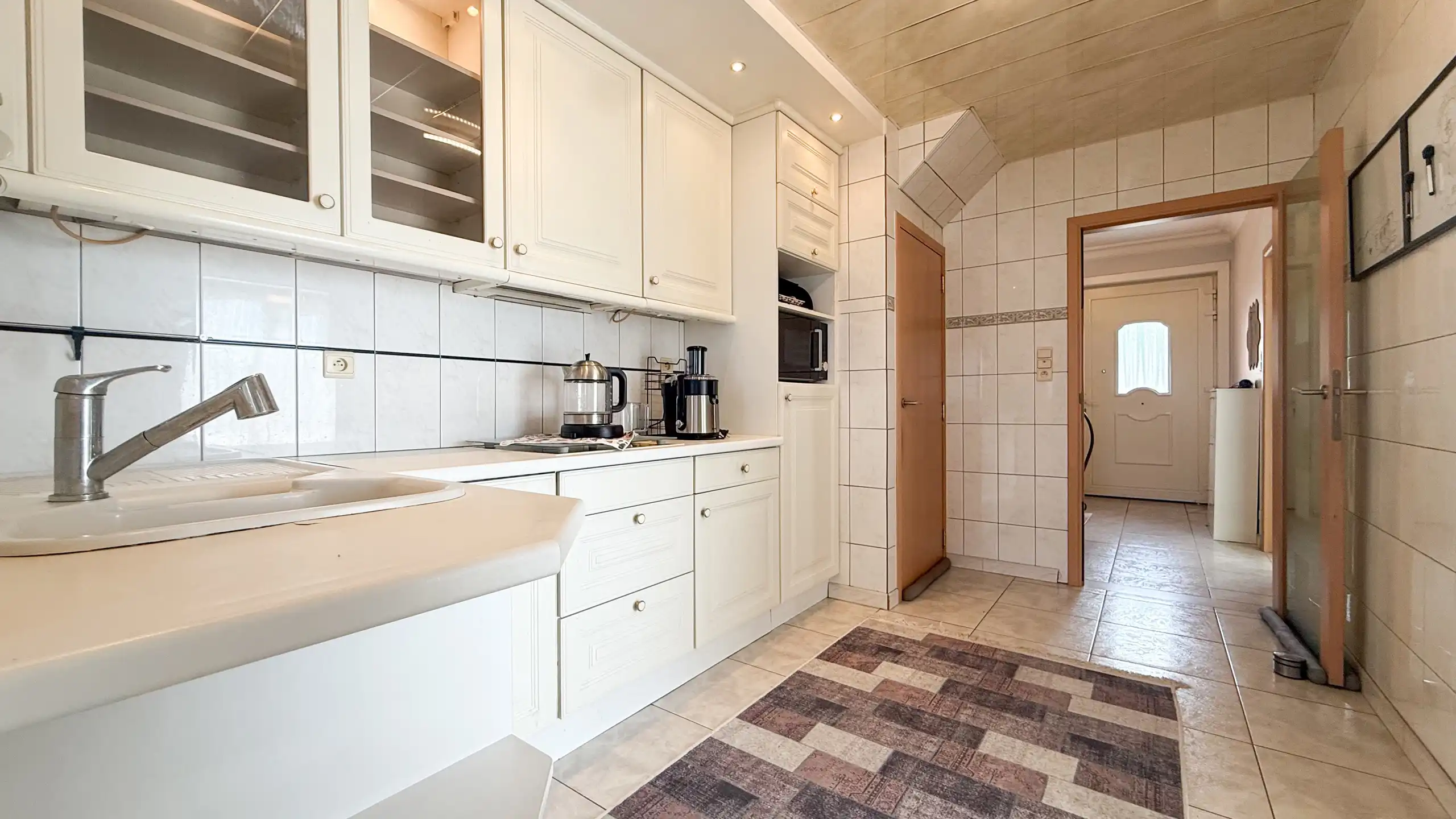 Ruime woning met 4 SLPK op een toplocatie! foto 13