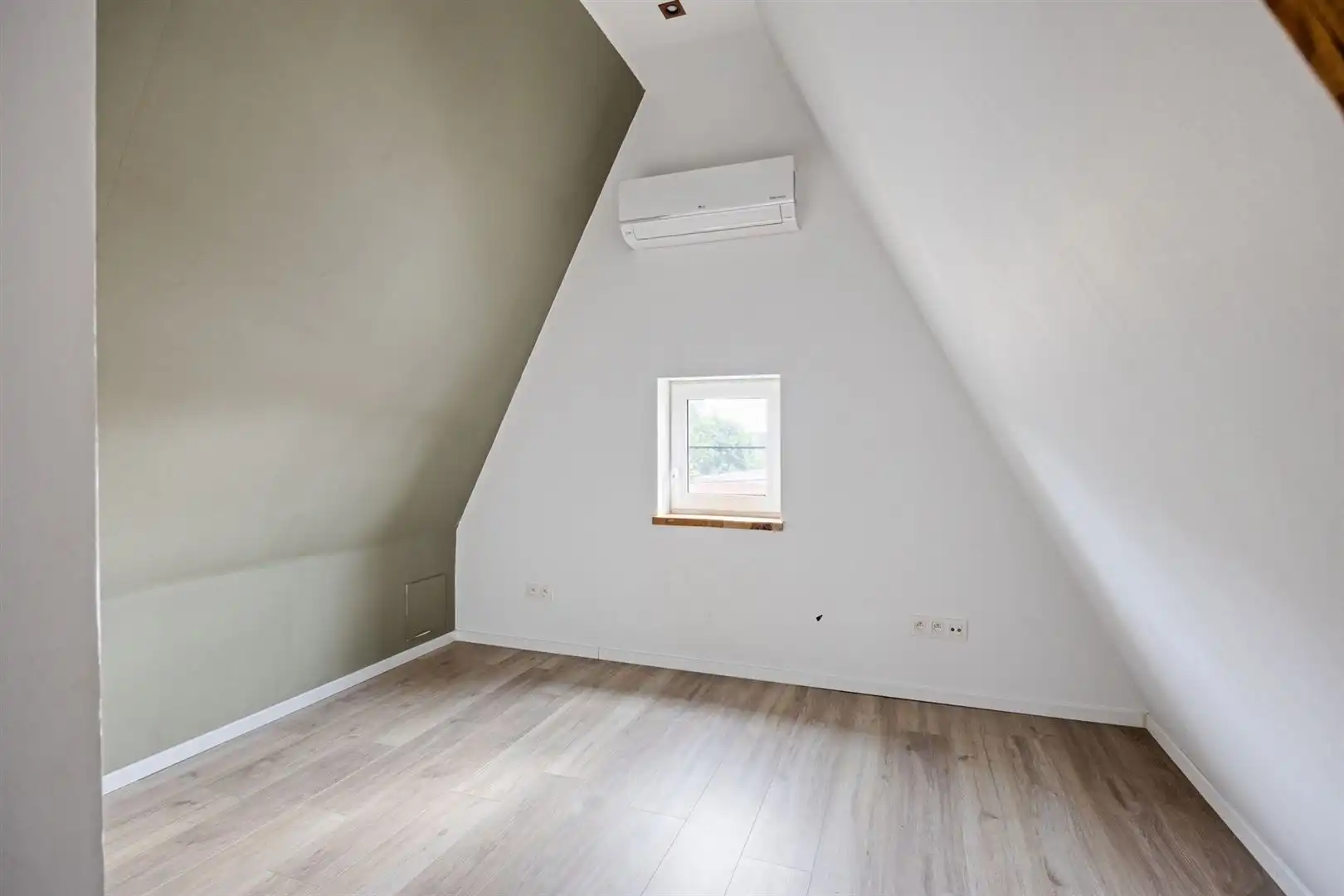 TE KOOP: Ruime gezinswoning met 4 slaapkamers op centrale ligging in Houthalen! foto 27