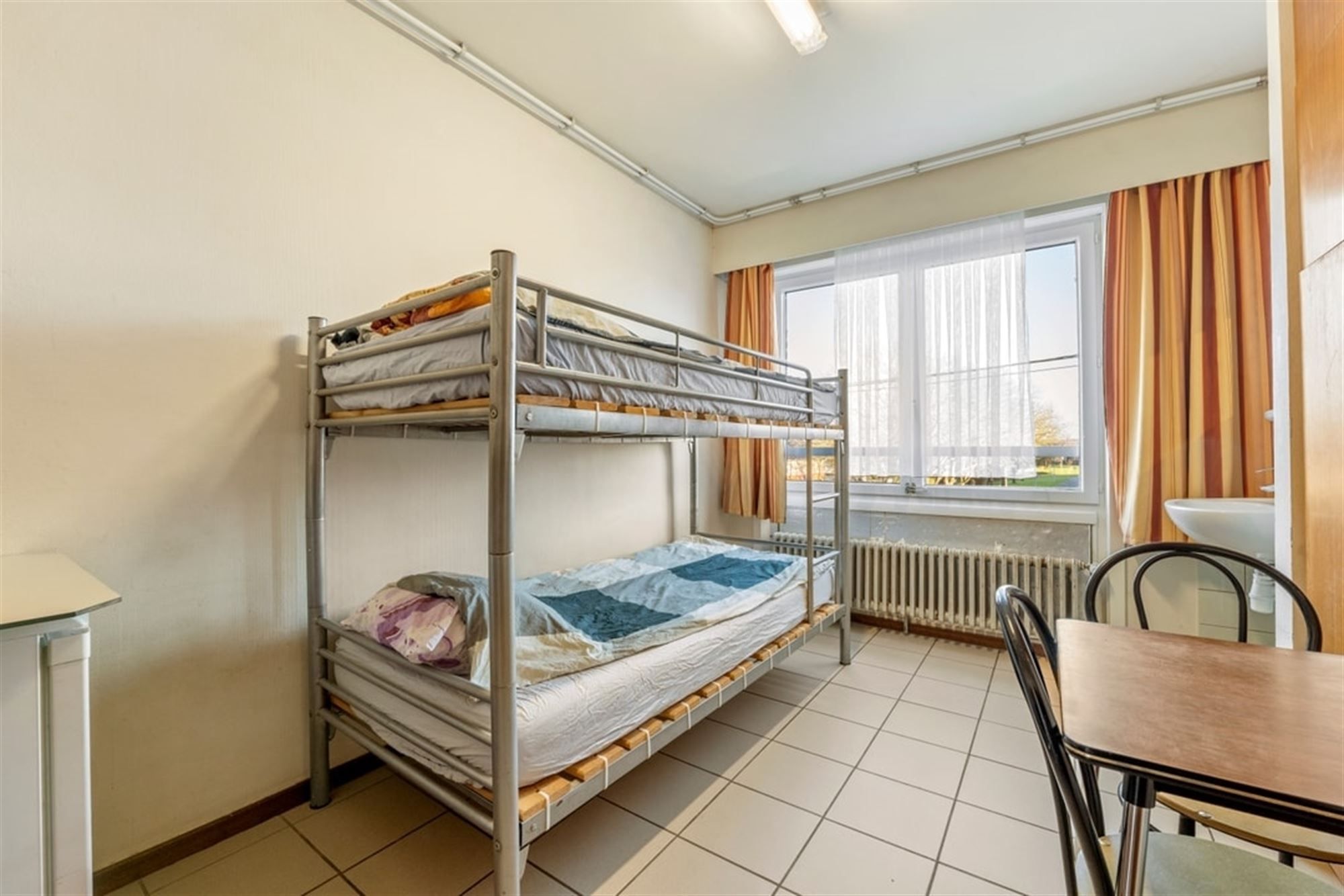 VERGUND GEMEENSCHAPSHUIS MET 15 INDIVIDUELE KAMERS foto 46