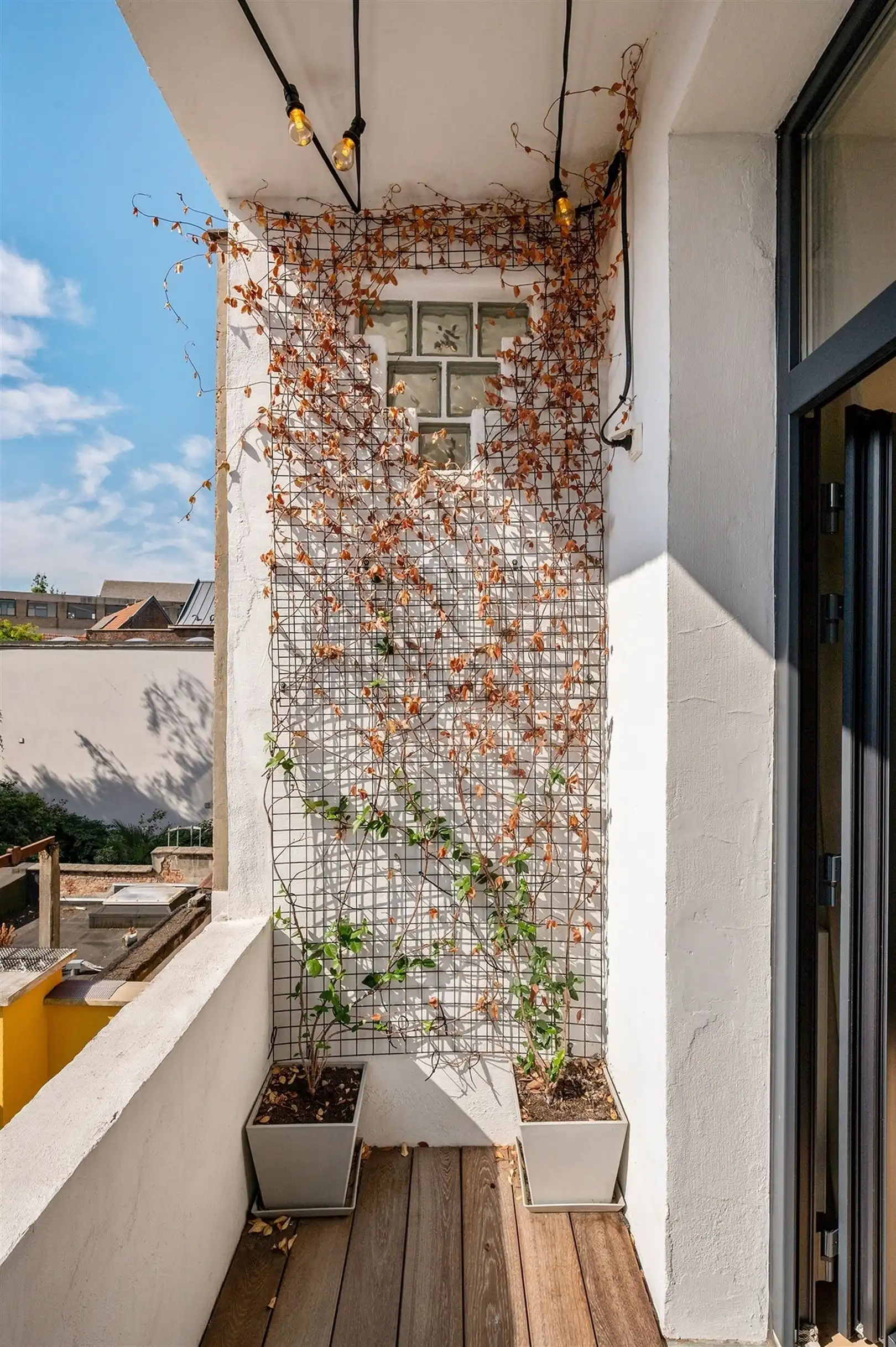 Super tof gerenoveerd appartement met balkon foto 20