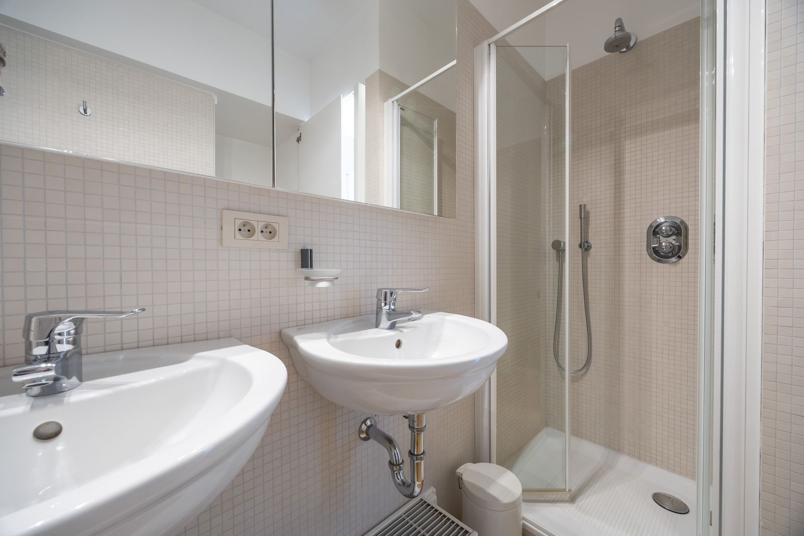 Stijlvol gerenoveerd appartement zongericht met open zicht in hartje Oostende foto 17