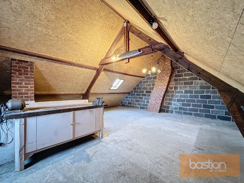 🏡 Te renoveren woning te koop in rustige buurt van Marke! foto 16