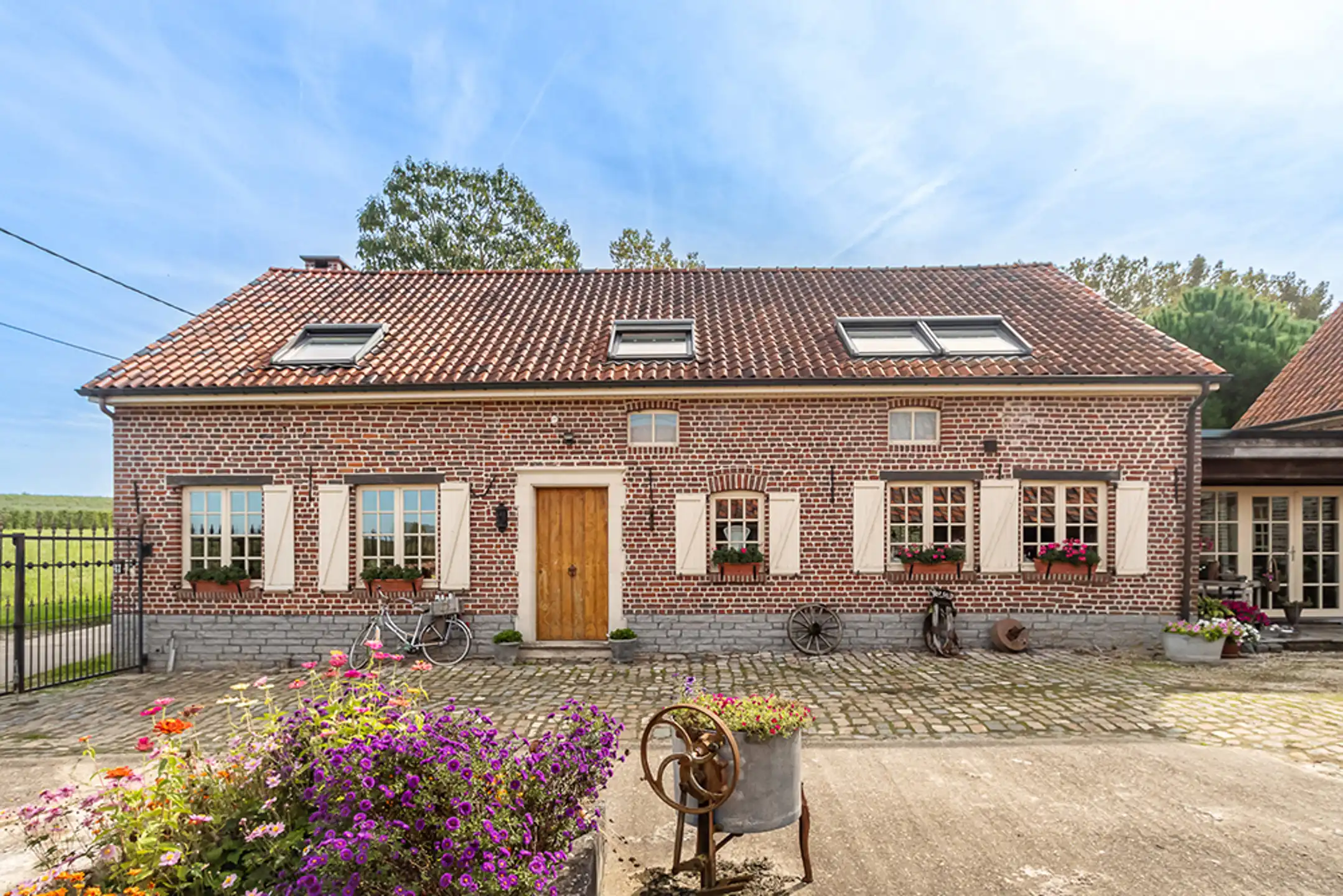 Gerestaureerde vierkantshoeve met B&B op 80 are grond foto 7