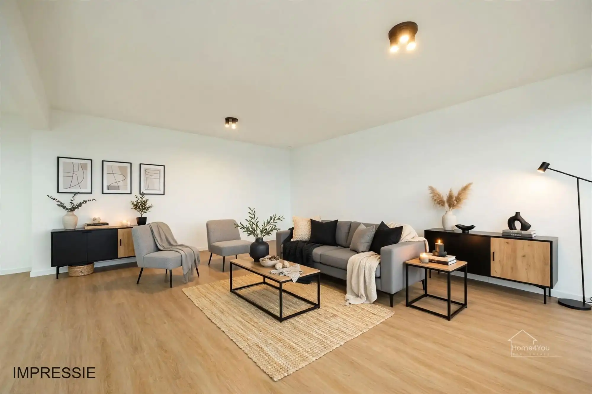Ruim en gerenoveerd 3-slaapkamerappartement met 2 terrassen foto 2