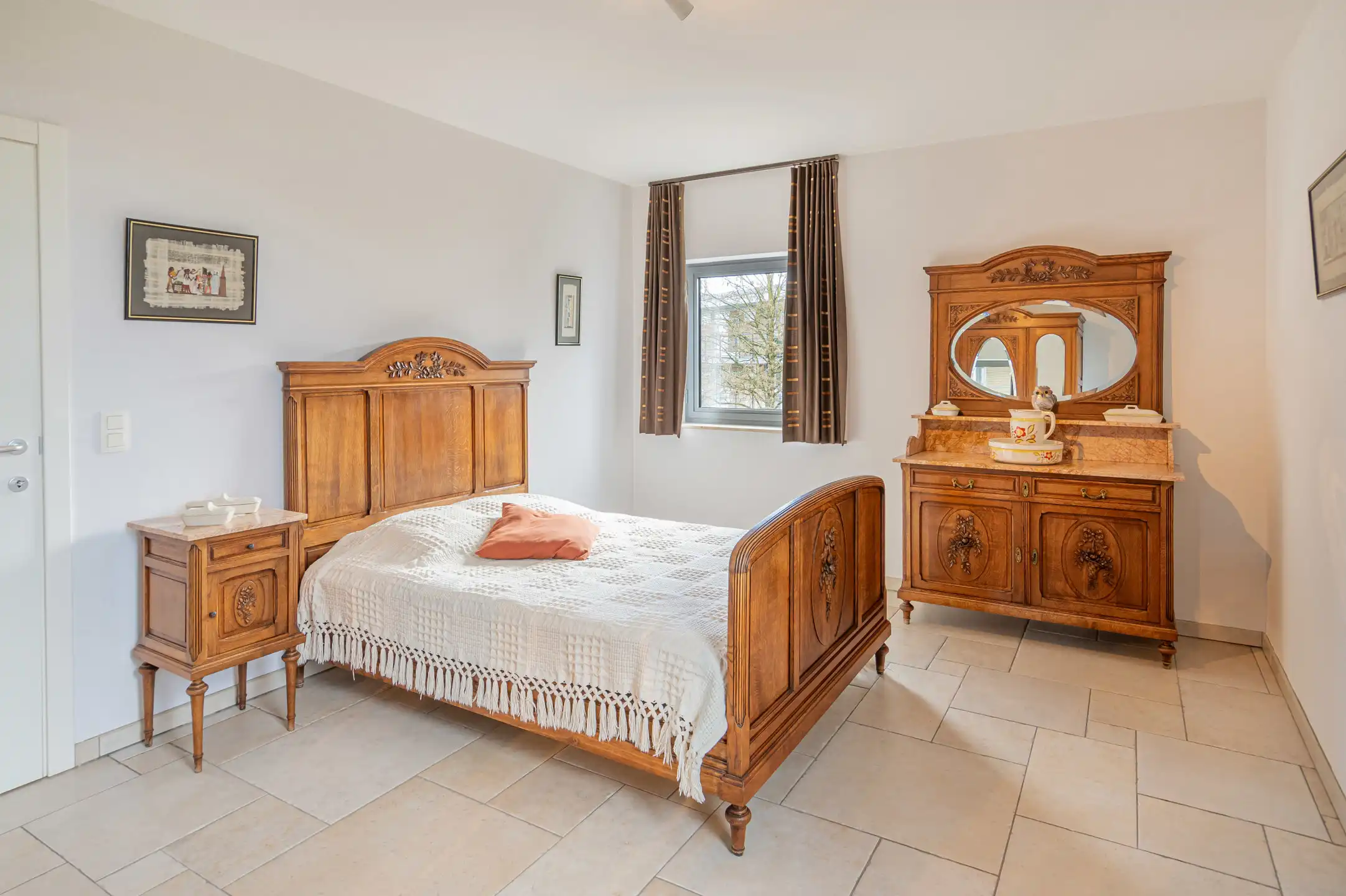 Ruim en instapklaar appartement met 2 terrassen en garage foto 9