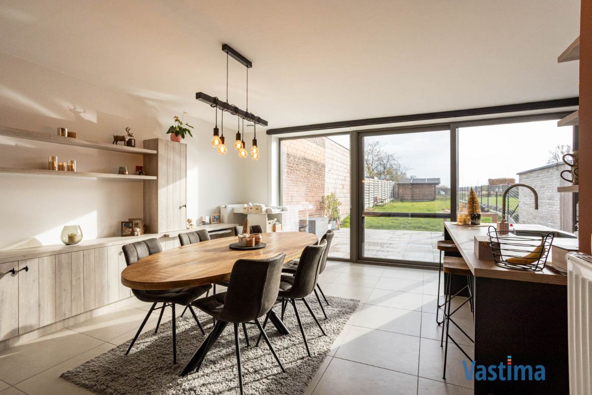 Recente gezinswoning met ruimte, comfort én een uitstekende ligging foto 5