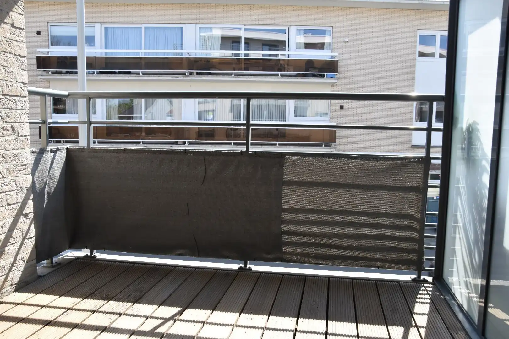 Instapklaar 2-slaapkamer appartement met zonnig terras in het hartje van Gullegem foto 9