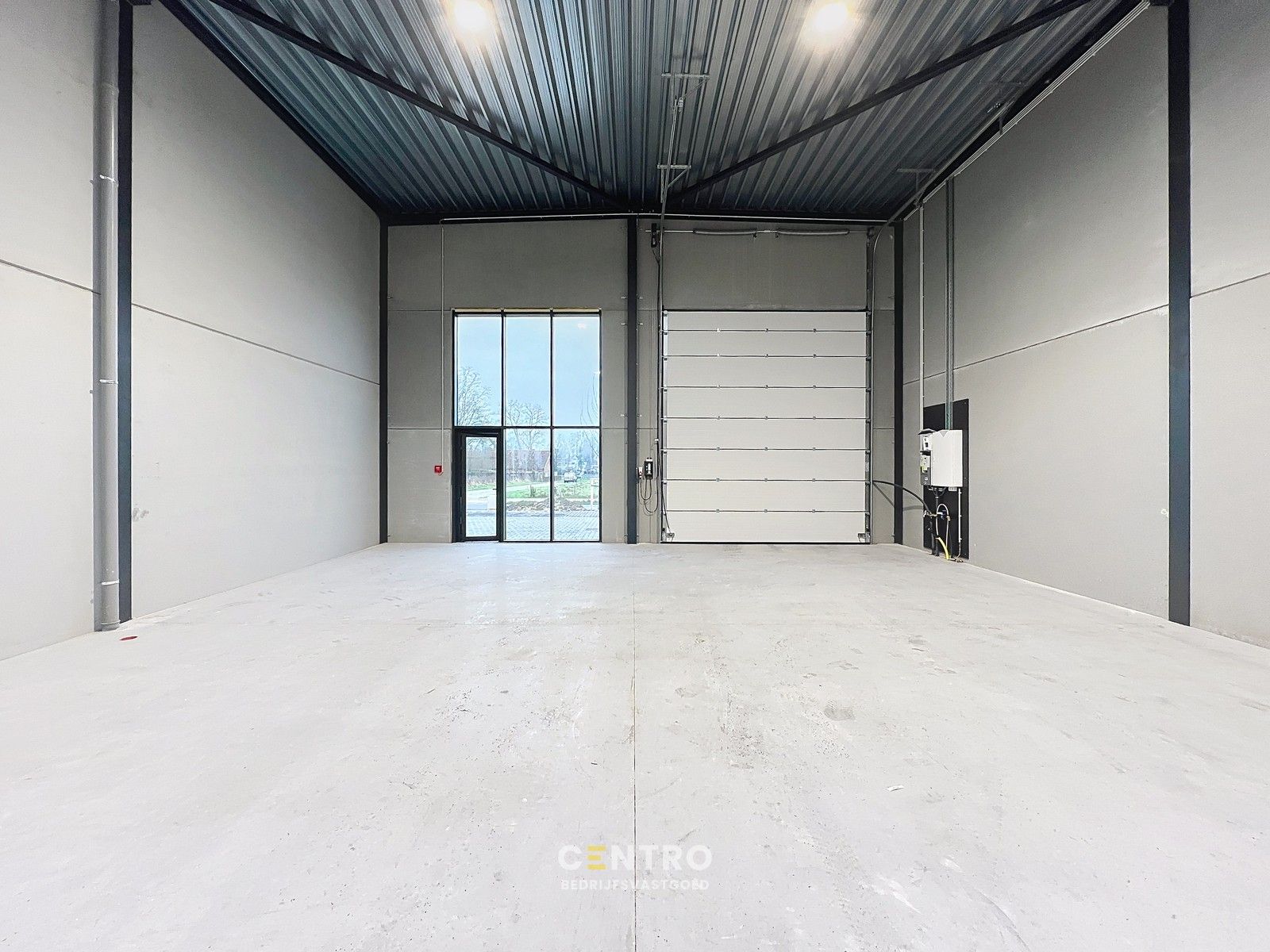 NB-magazijn van ± 275 m² (incl. 2 parkeerplaatsen!) en moderne glaspartij in driehoek TIELT-DEINZE-WAREGEM ! foto 10