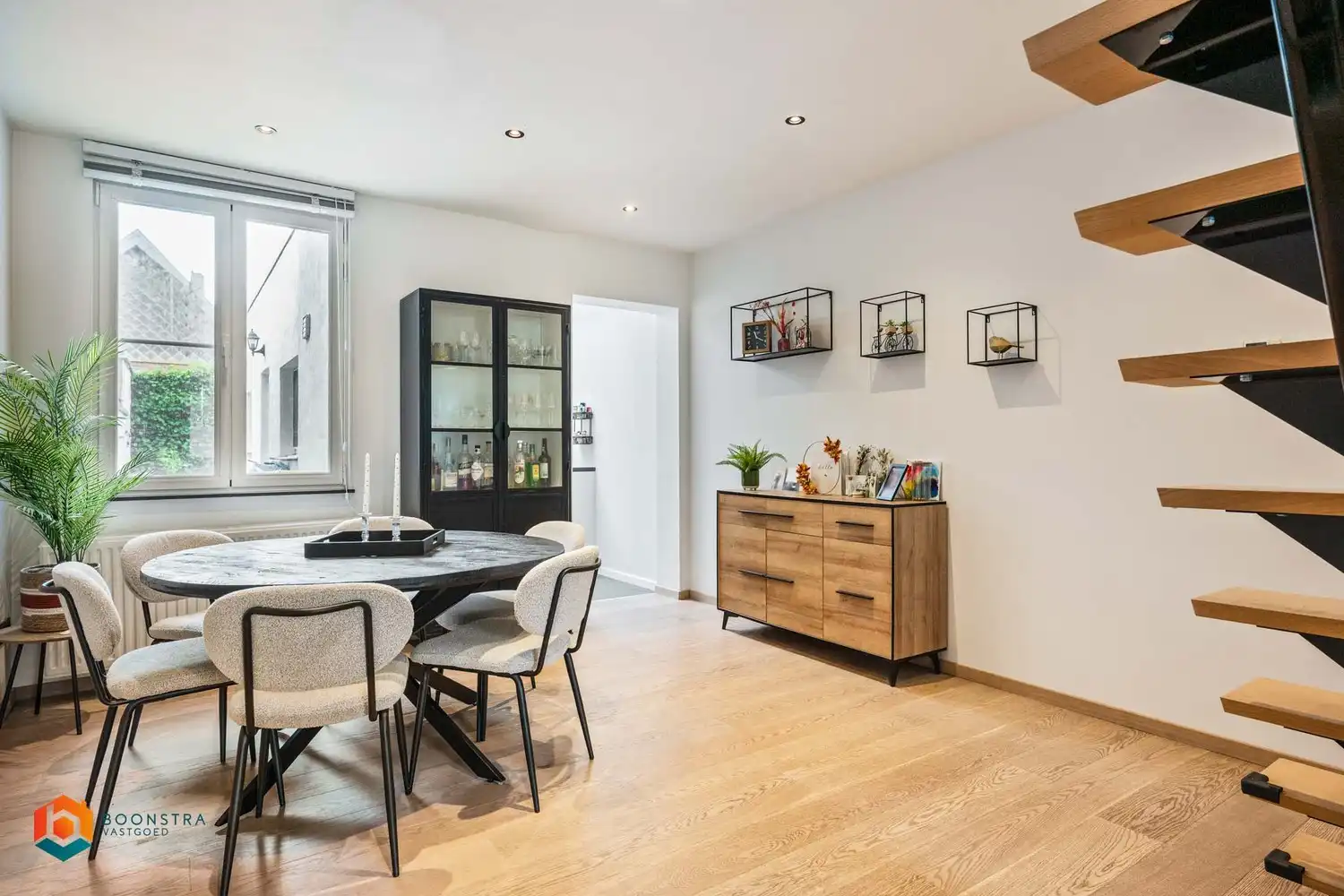 Instapklare woning met 3 slpkrs en tuin te Duffel foto 3