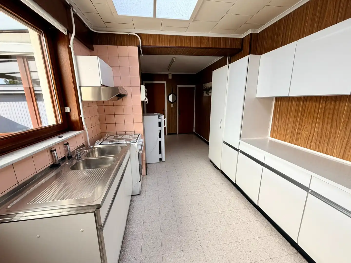 Te renoveren halfopen bebouwing met 3 slaapkamers in hartje Bornem - Een woning met potentieel! foto 9
