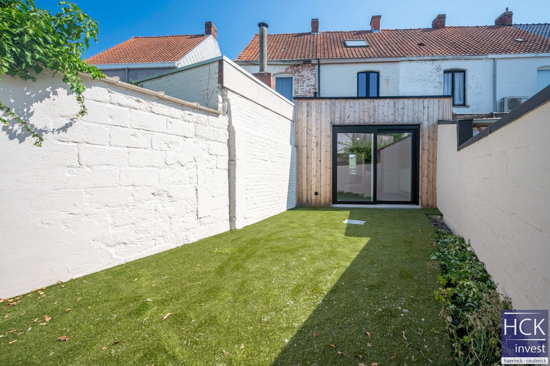 WAREGEM - Nieuw gerenoveerde woning met 2 SLPK. in hartje Waregem! foto 8