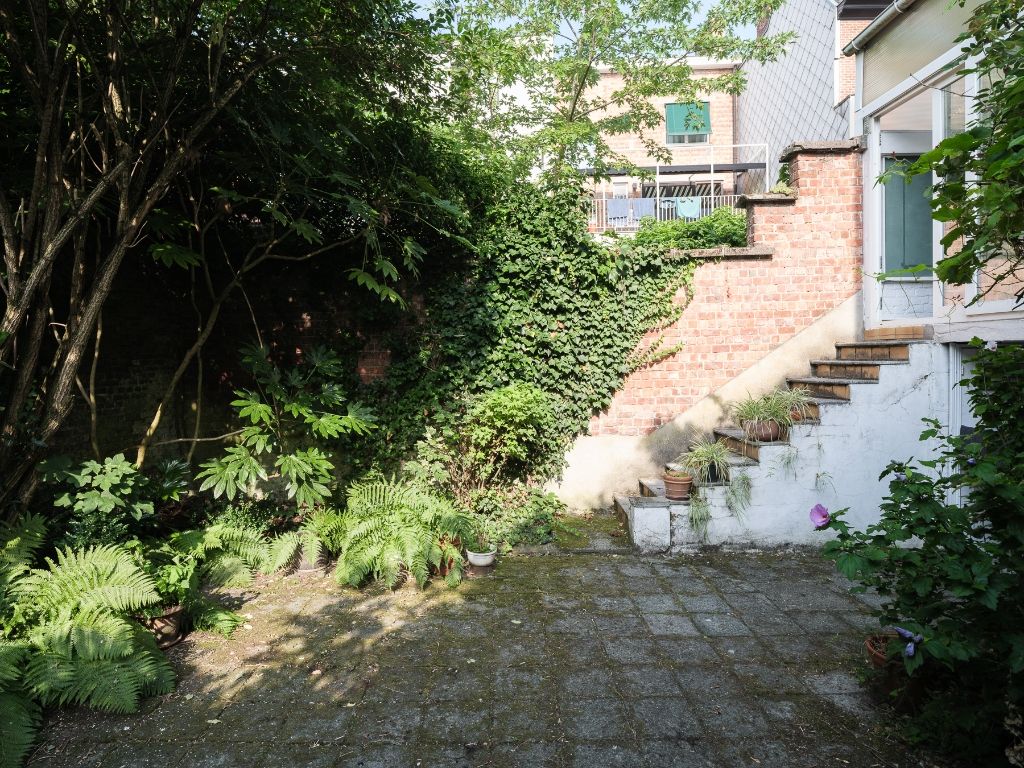 Burgerwoning met weelderige stadstuin, centraal tussen Gent-Sint-Pieters en de Bijloke foto 9
