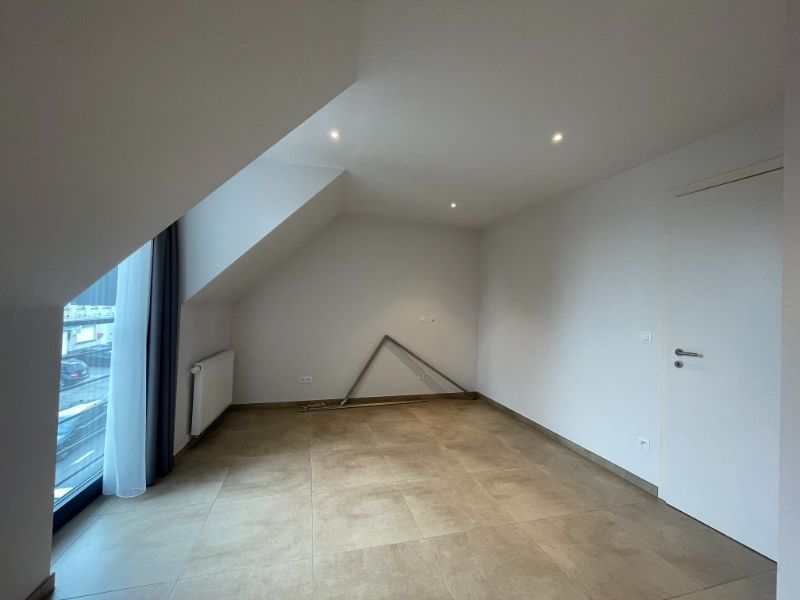 Instapklare woning met terras en garage in hartje Aspelare foto 12