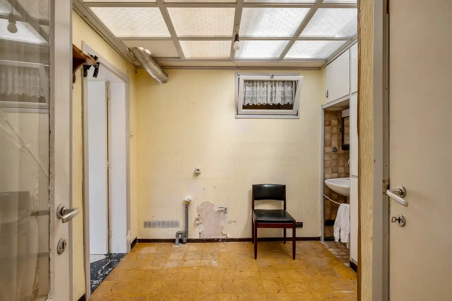 Te renoveren halfopen bebouwing op een perceel van 361 m². foto 13