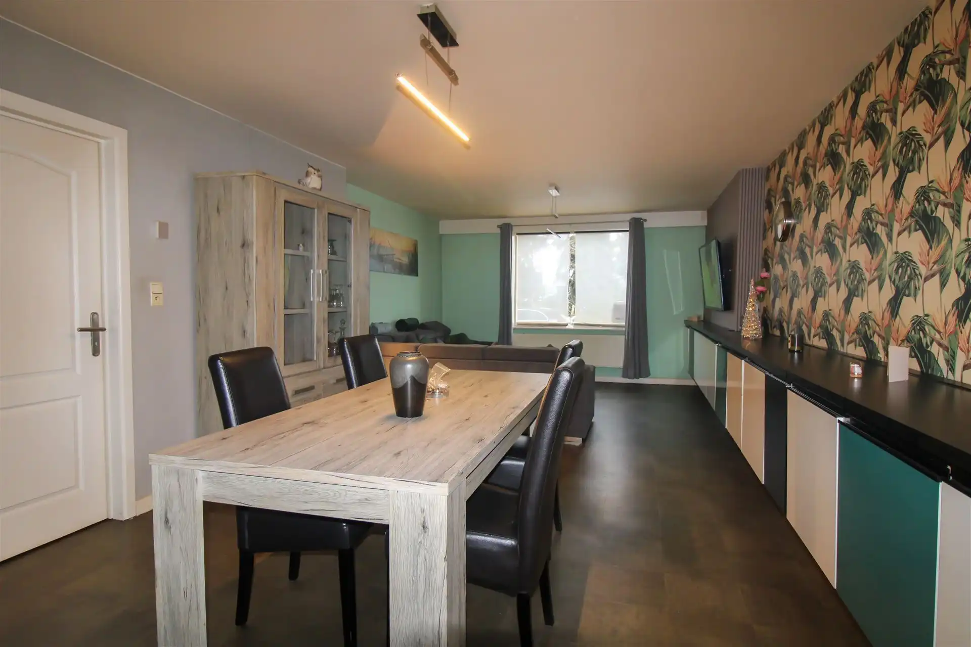 Charmante woning in Maasmechelen met 2 slaapkamers (mogelijkheid tot 3de), ruime oprit, tuin en veel potentieel, ideaal als renovatieproject! foto 4