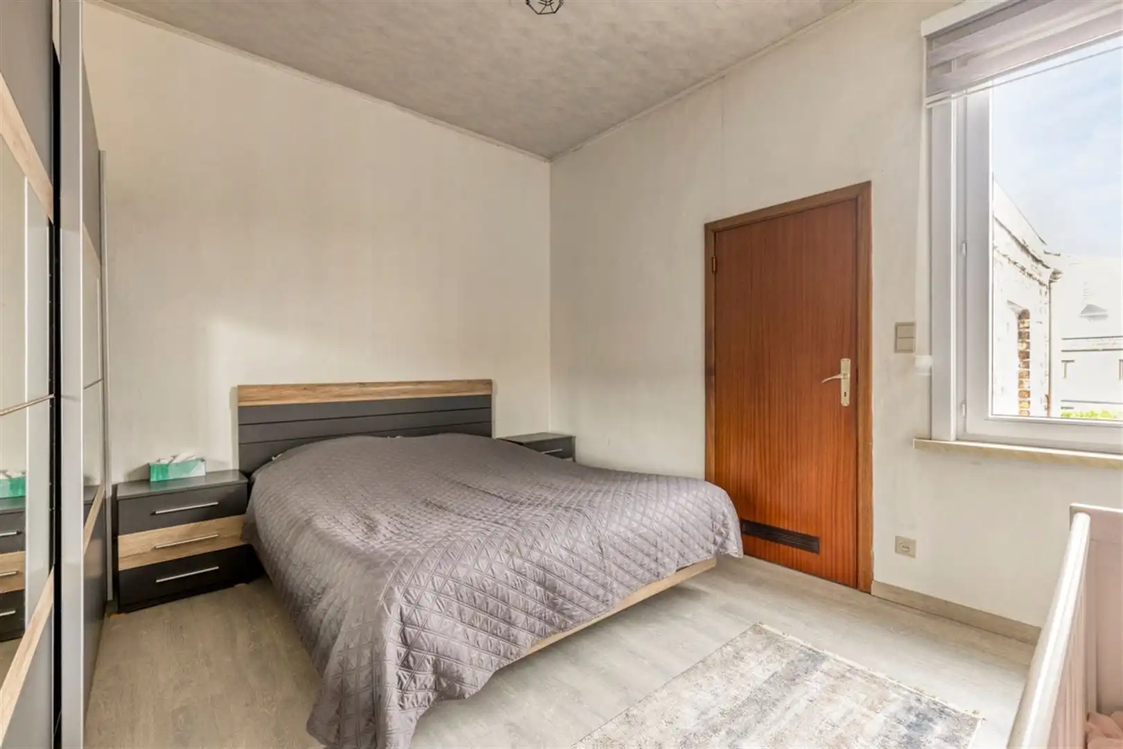 Instapklare rijwoning op 230 m² met 3 slaapkamers, 2 badkamers en grote garage. foto 11
