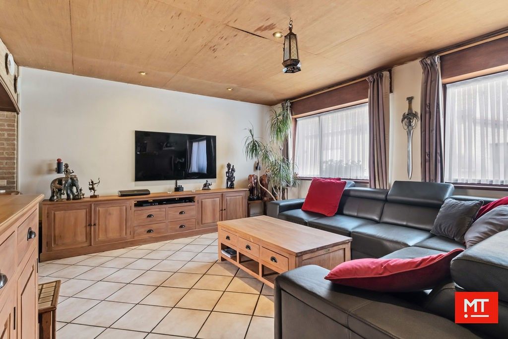 Te renoveren woning met 4 slpk, garage, zonnige tuin en uitweg in Dikkebus foto 11