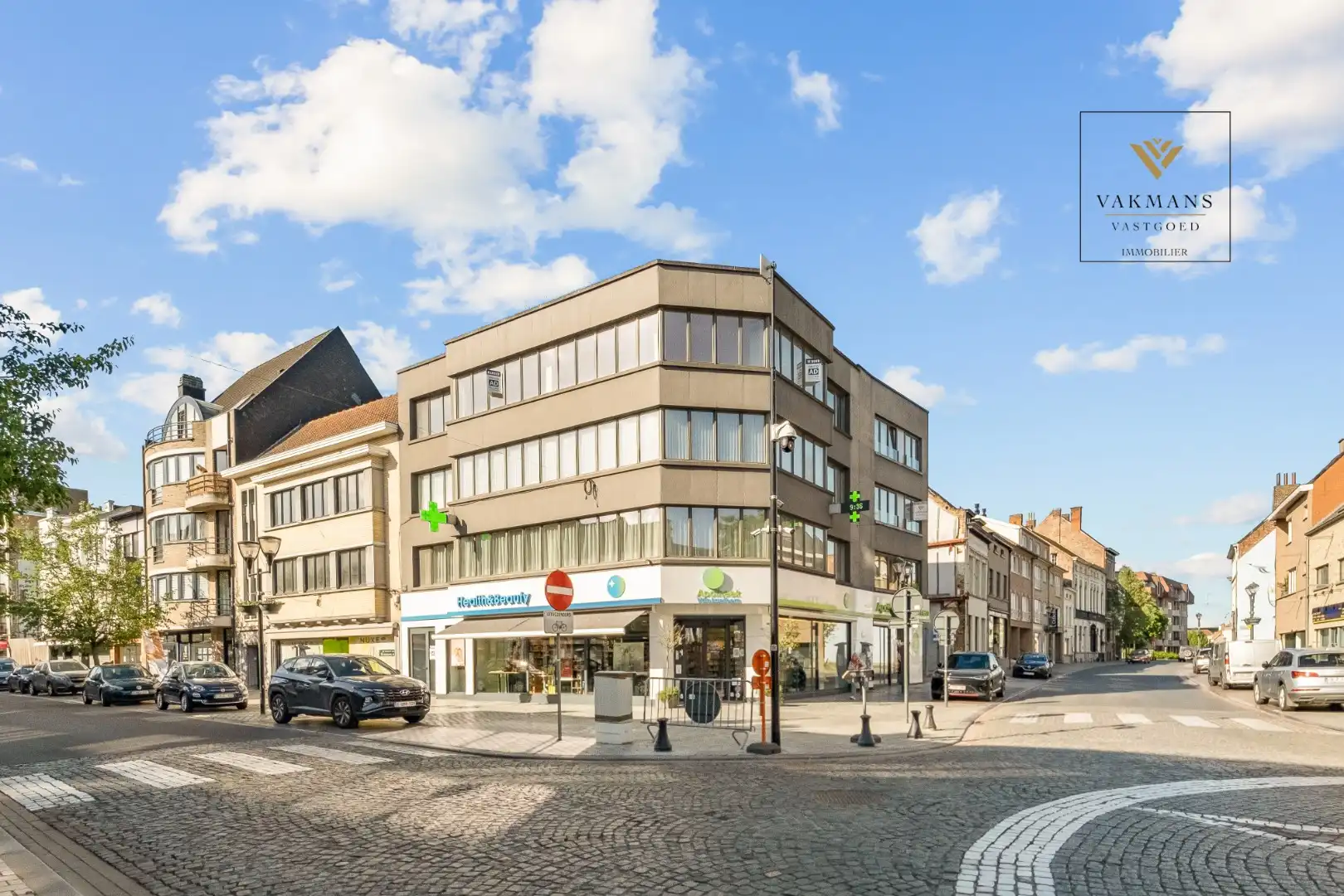 Hoek appartement pal in het centrum. foto {{pictureIndex}}