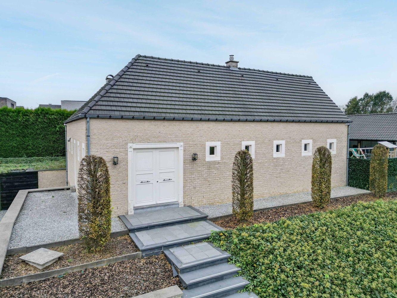 Statige villa met drie slaapkamers, poolhouse en jacuzzi foto 2