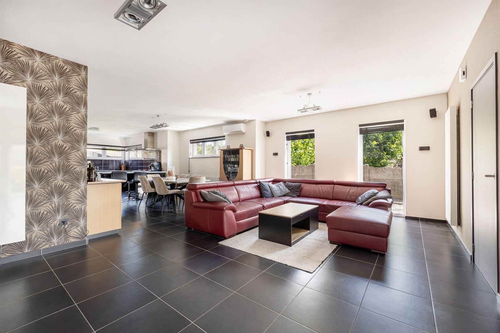 Topwoning! Ruime HOB met toffe tuin op centrale ligging! foto 3