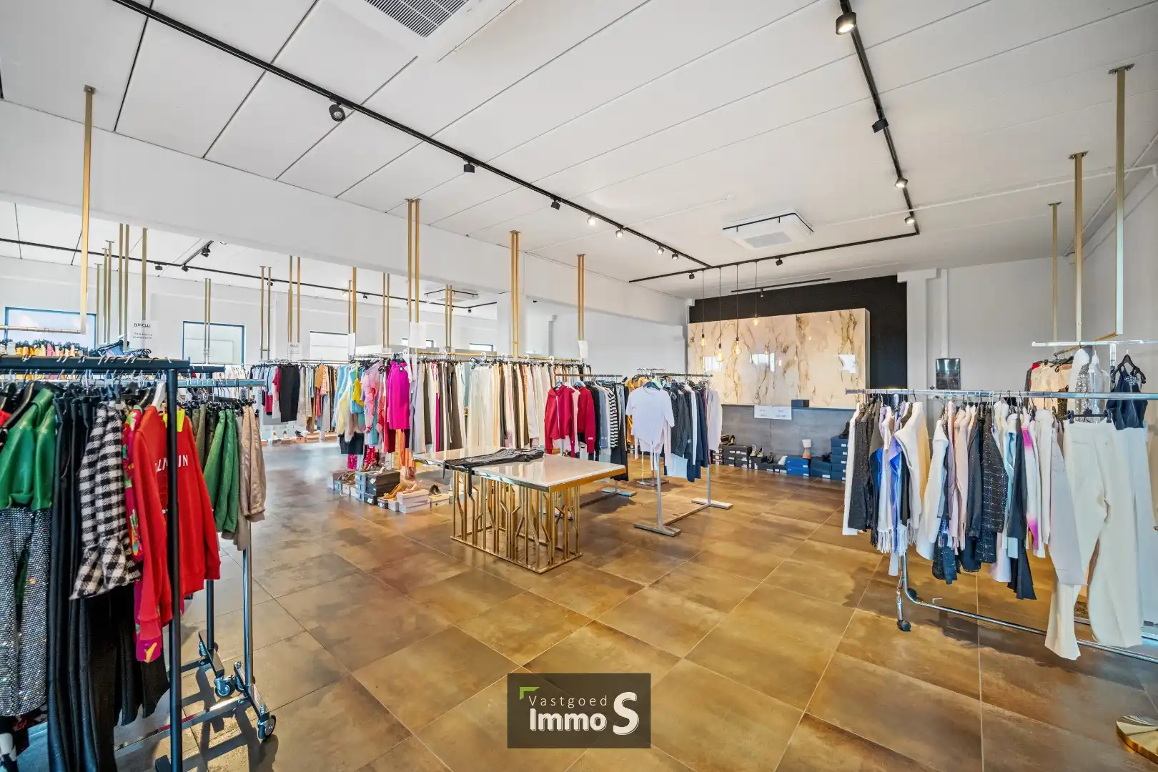 Instapklaar handelspand met sterke visibiliteit op commerciële ligging foto 7