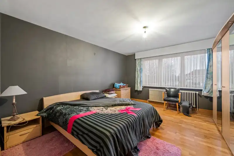 Karaktervolle hoekwoning met 5 slaapkamers en polyvalente handelsruimte foto 11