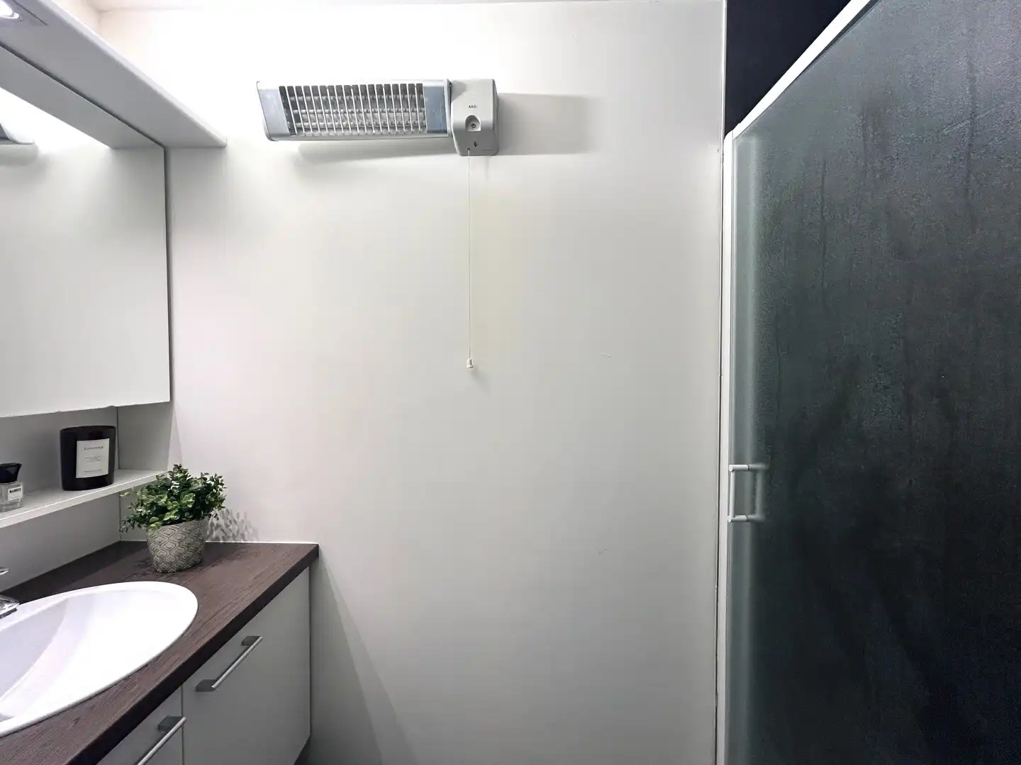 Instapklaar appartement nabij centrum Oostrozebeke! foto 7