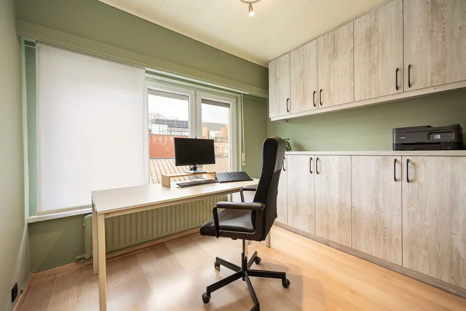 Woning met 5 slaapkamers en 2 badkamers op zuid perceel. foto 12