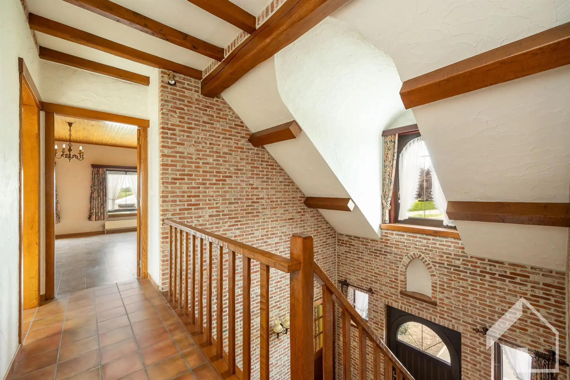 Woning met veel potentieel op een aangename locatie! foto 12