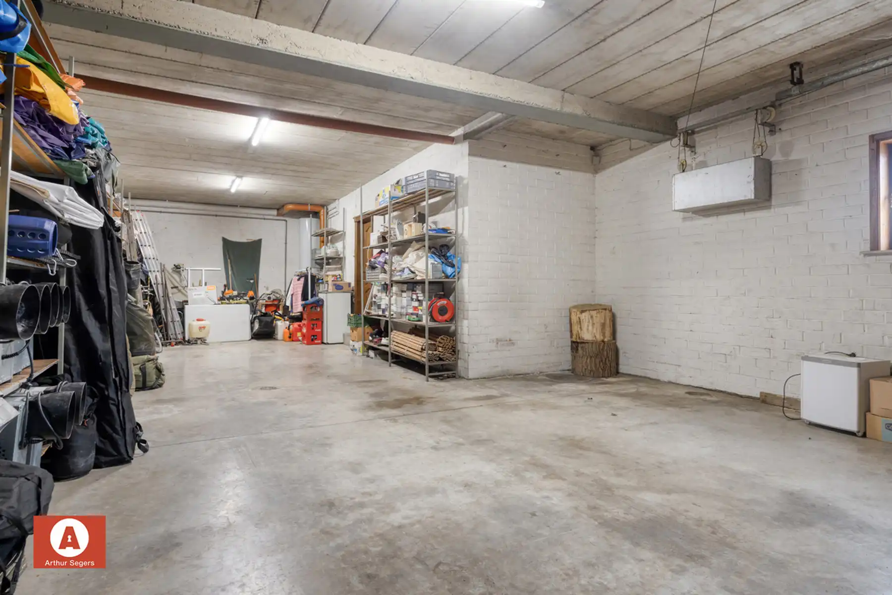 Uitzonderlijk ruime en rustig gelegen villa op 17a 32ca foto 25