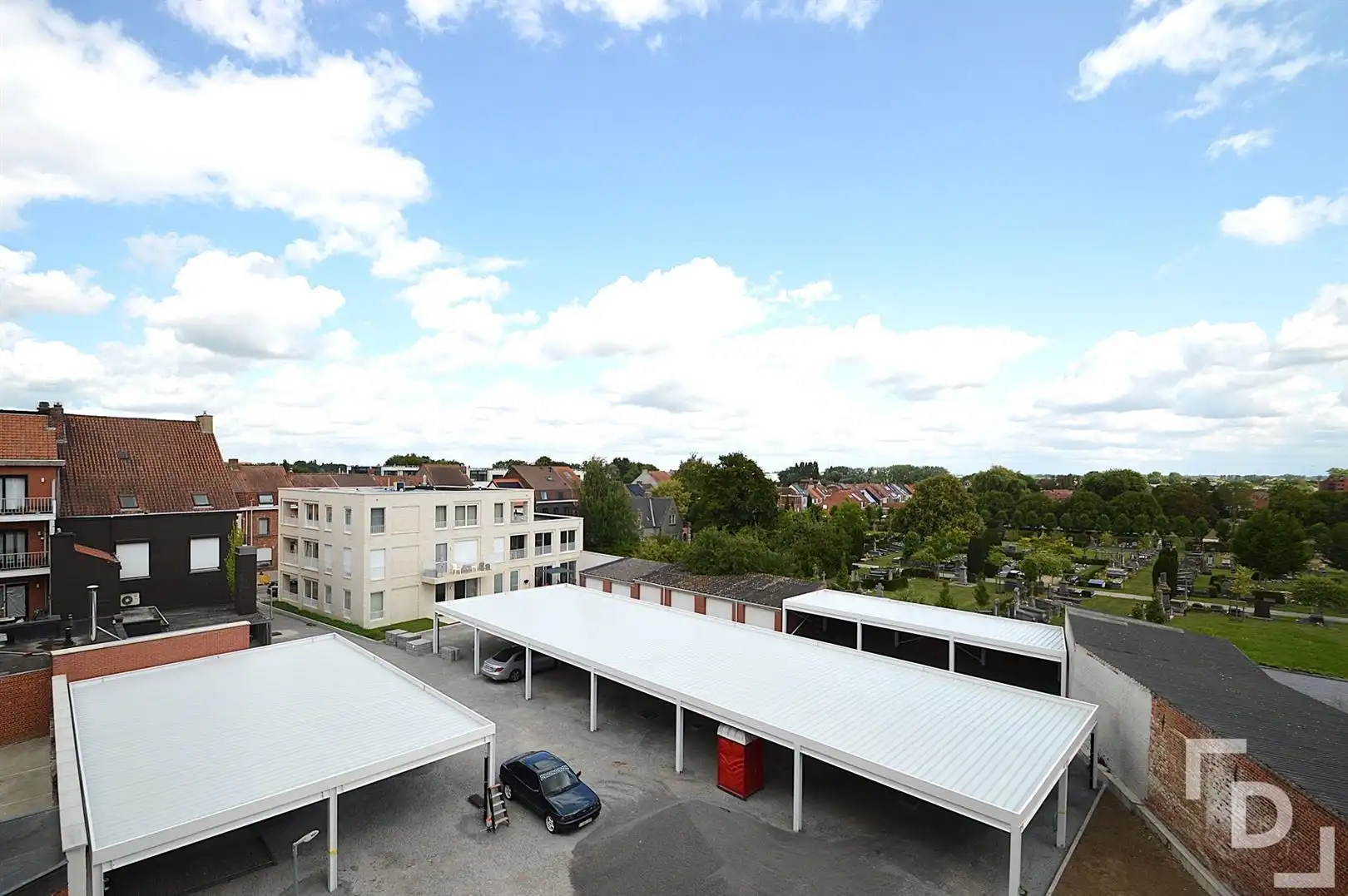 Nieuwbouwappartement met 2 slaapkamers en carport te Ieper foto 17