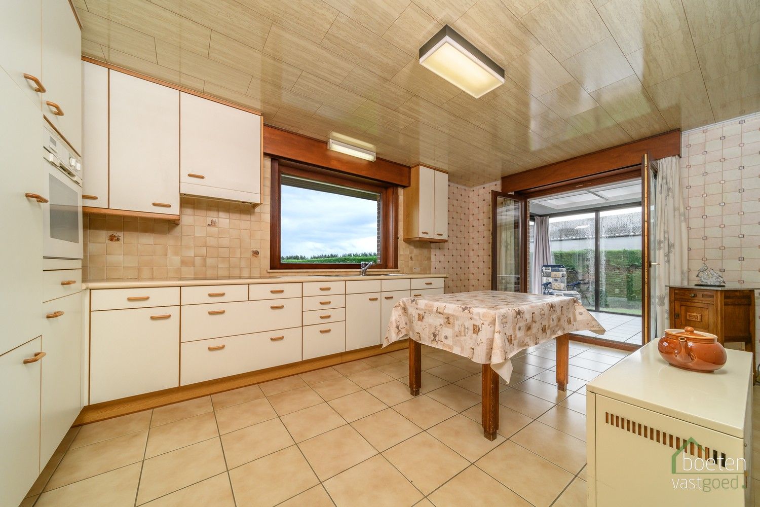 Reninge: Verzorgde gelijkvloerse woning met heel wat potentieel, fantastische tuin met open zicht op de Reningse broeken op 1.108m² totale grondopp. foto 6