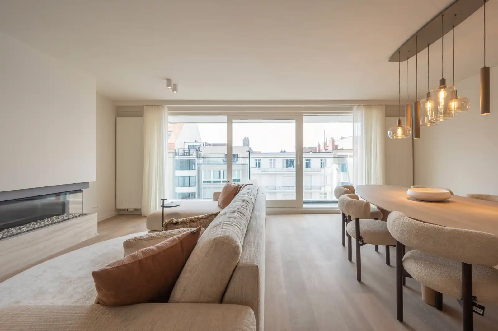 Luxueus 3-slaapkamerappartement met royale gevelbreedte van 6,75 m op de Lippenlsaan. foto 5