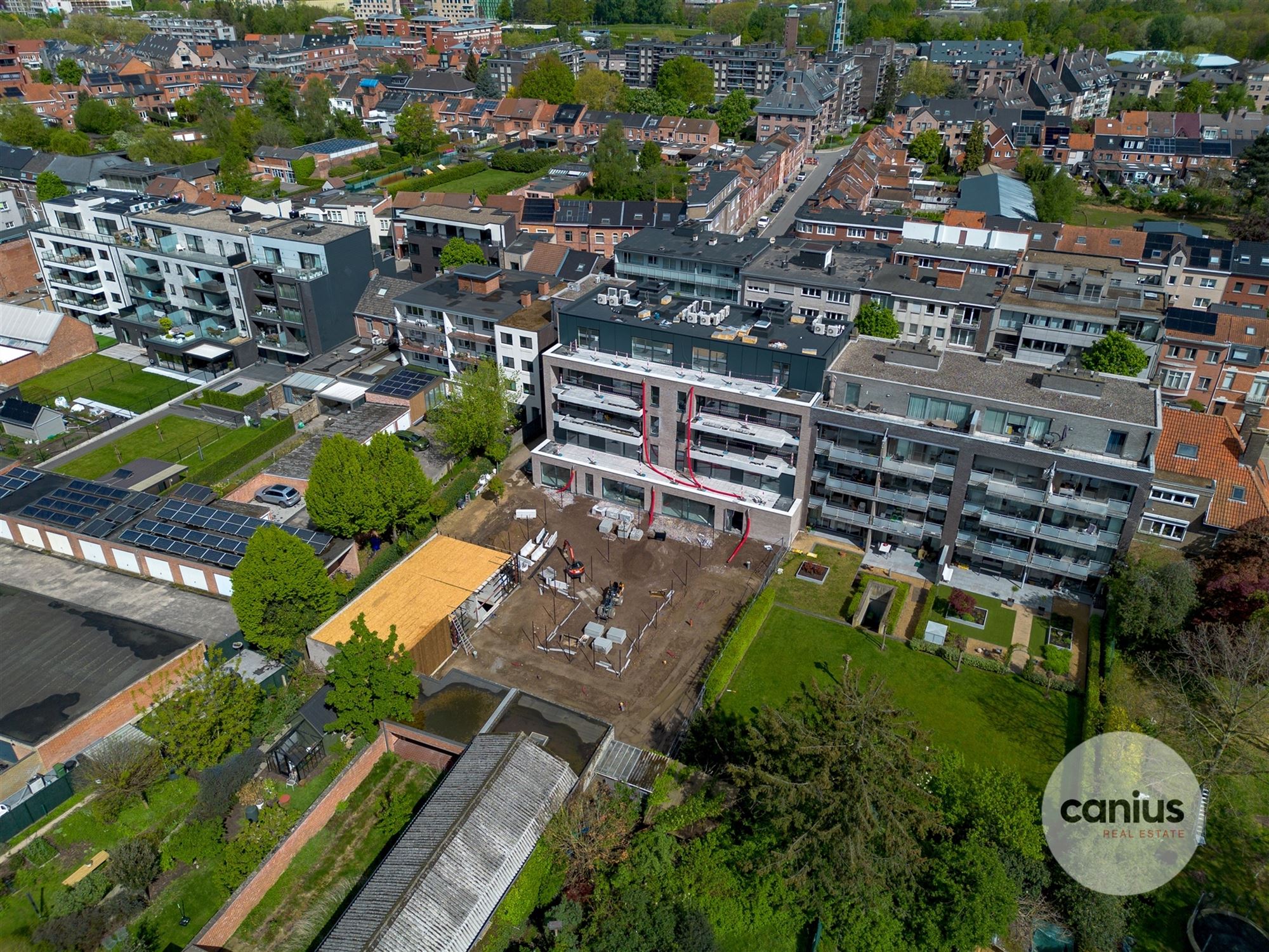 GESCHILDERD NIEUWBOUWAPP. IN HARTJE HASSELT MET 2 SLKS + TERRAS & PARKING foto 11