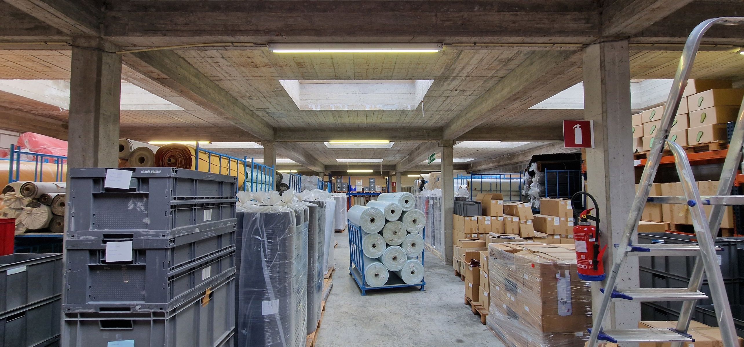 Grote magazijnruimte/atelier met kantoor te koop in Deurne  foto 144