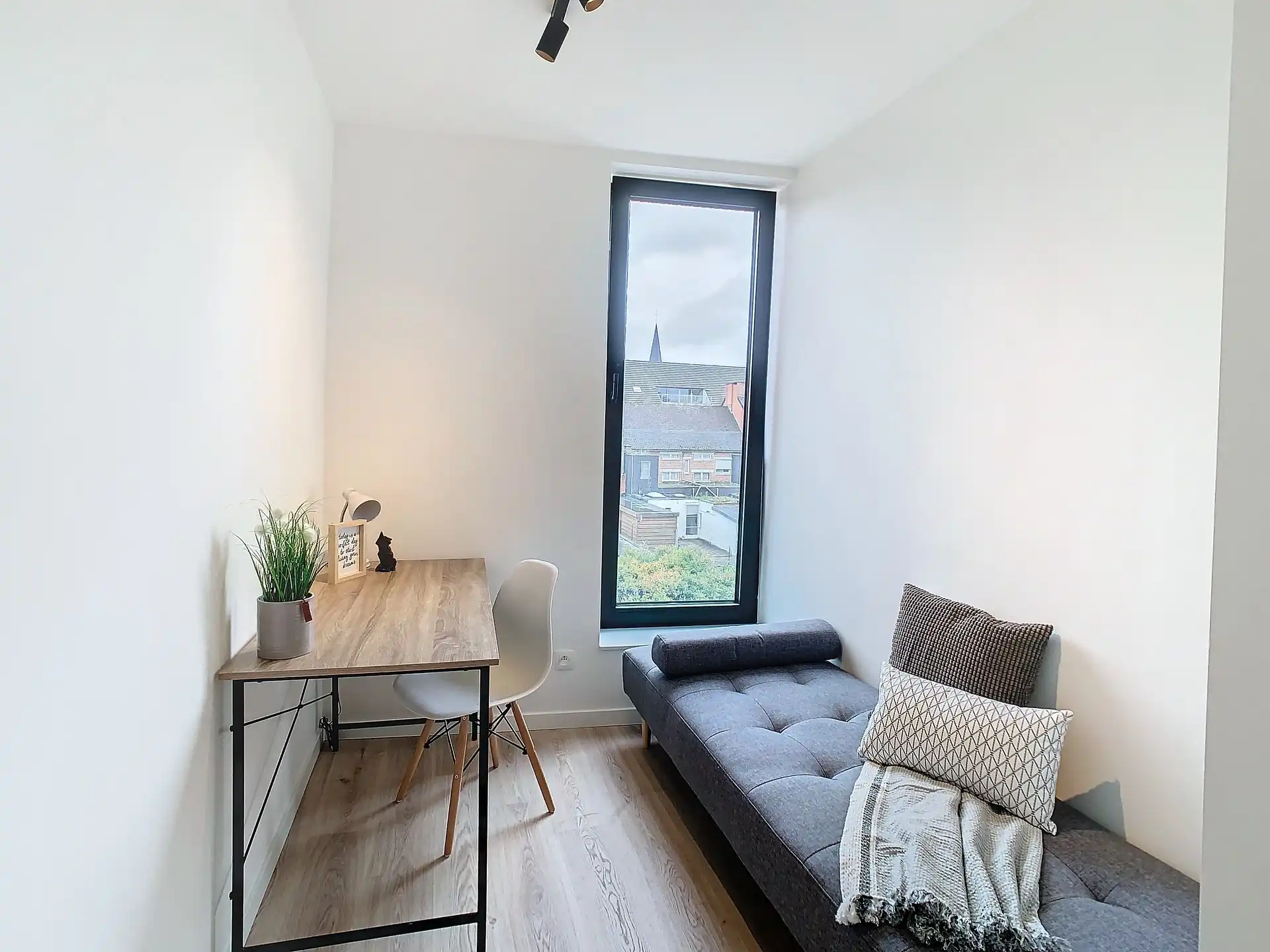 INVESTERINGSAPPARTEMENT IN CENTRUM BILZEN 2 SLK BERGING, TERRAS EN PARKING foto 9