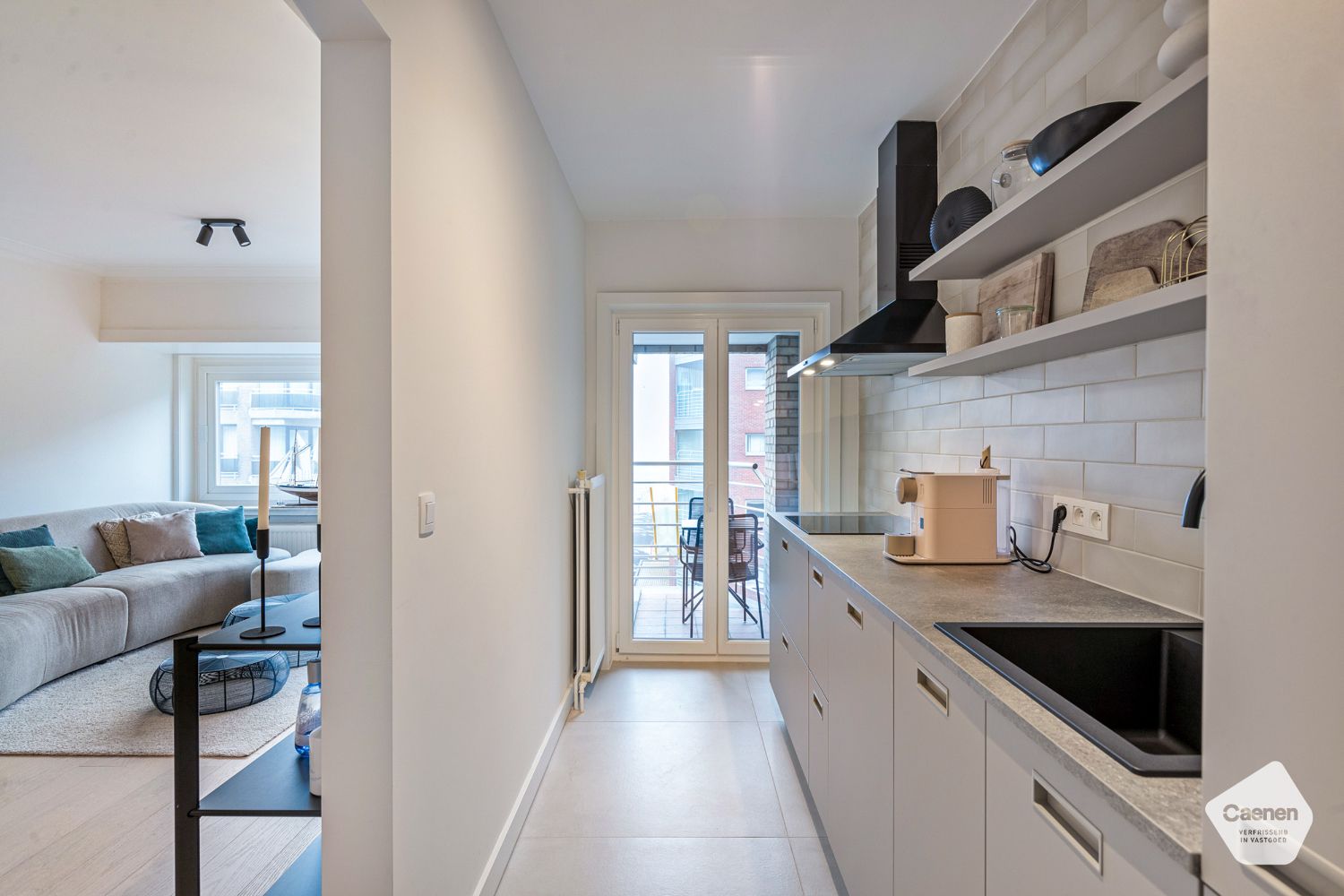 Fantastisch gerenoveerd appartement met 3 slaapkamers en open zicht foto 6