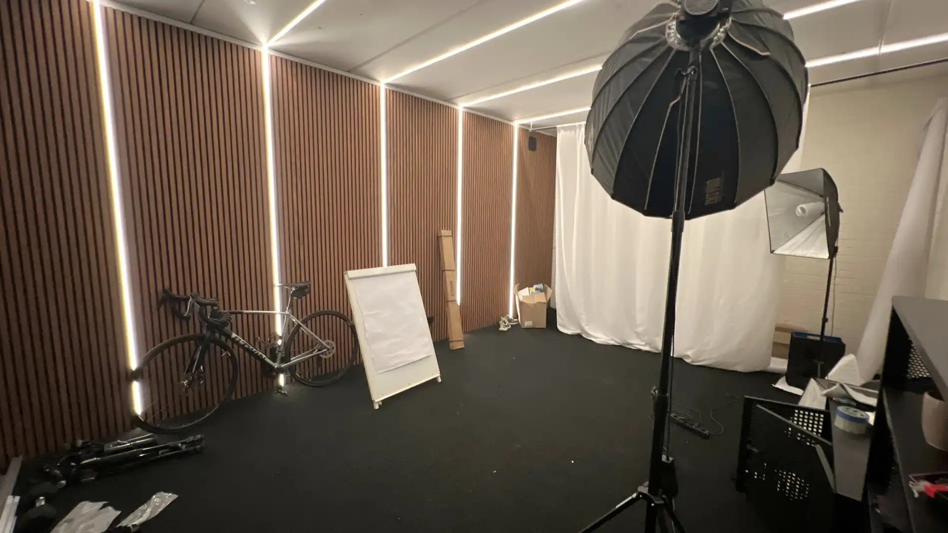 Bedrijfspand met buitenopslag te huur in het industriepark van Zwijnaarde foto 14