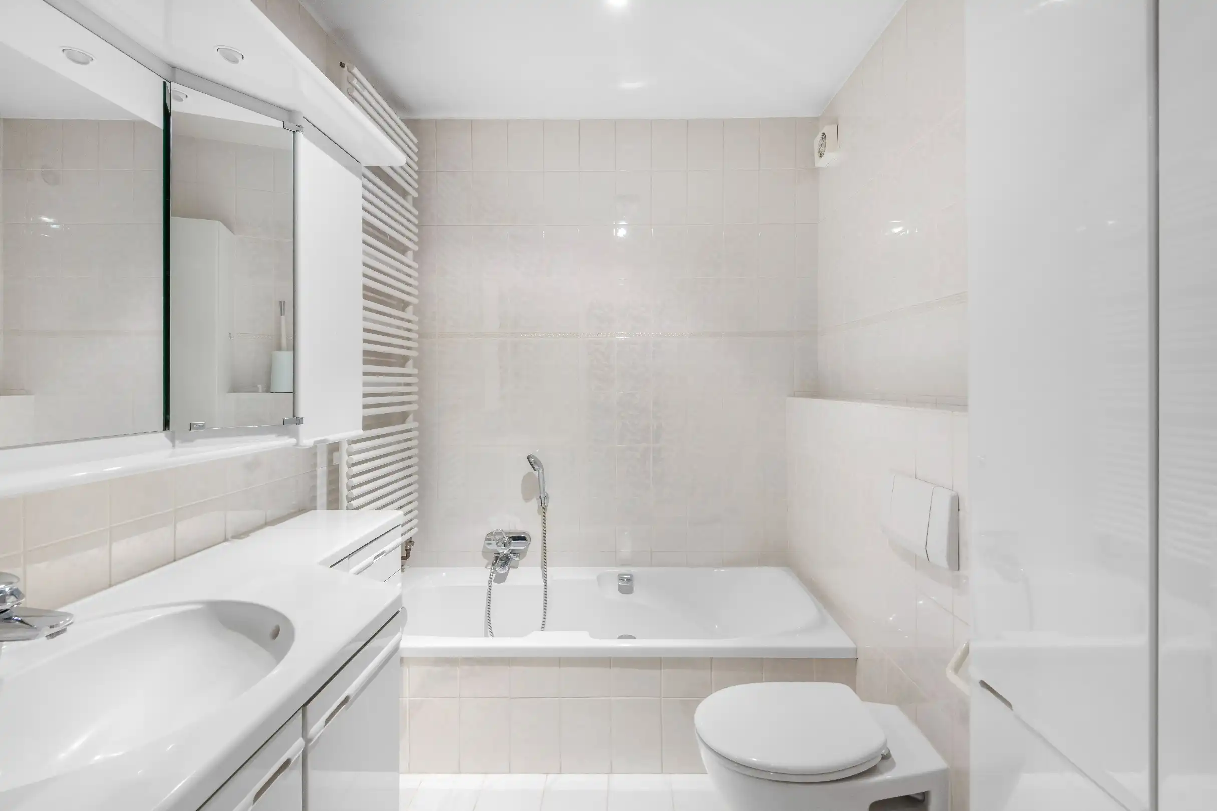 Zuid-west gericht appartement met open zicht over het Zegemeer. Inclusief garagebox en parkeerplaats GLV foto 13