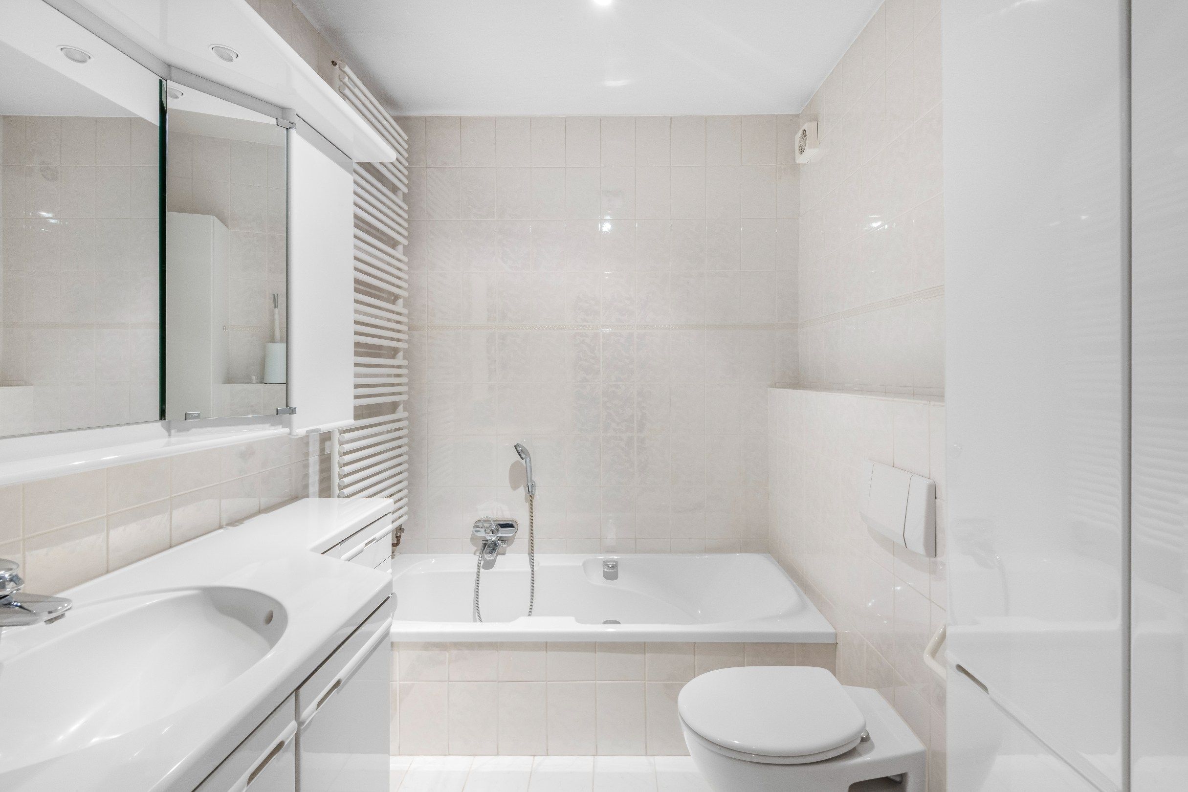 Zuid-west gericht appartement met open zicht over het Zegemeer. Inclusief garagebox en parkeerplaats GLV foto 13