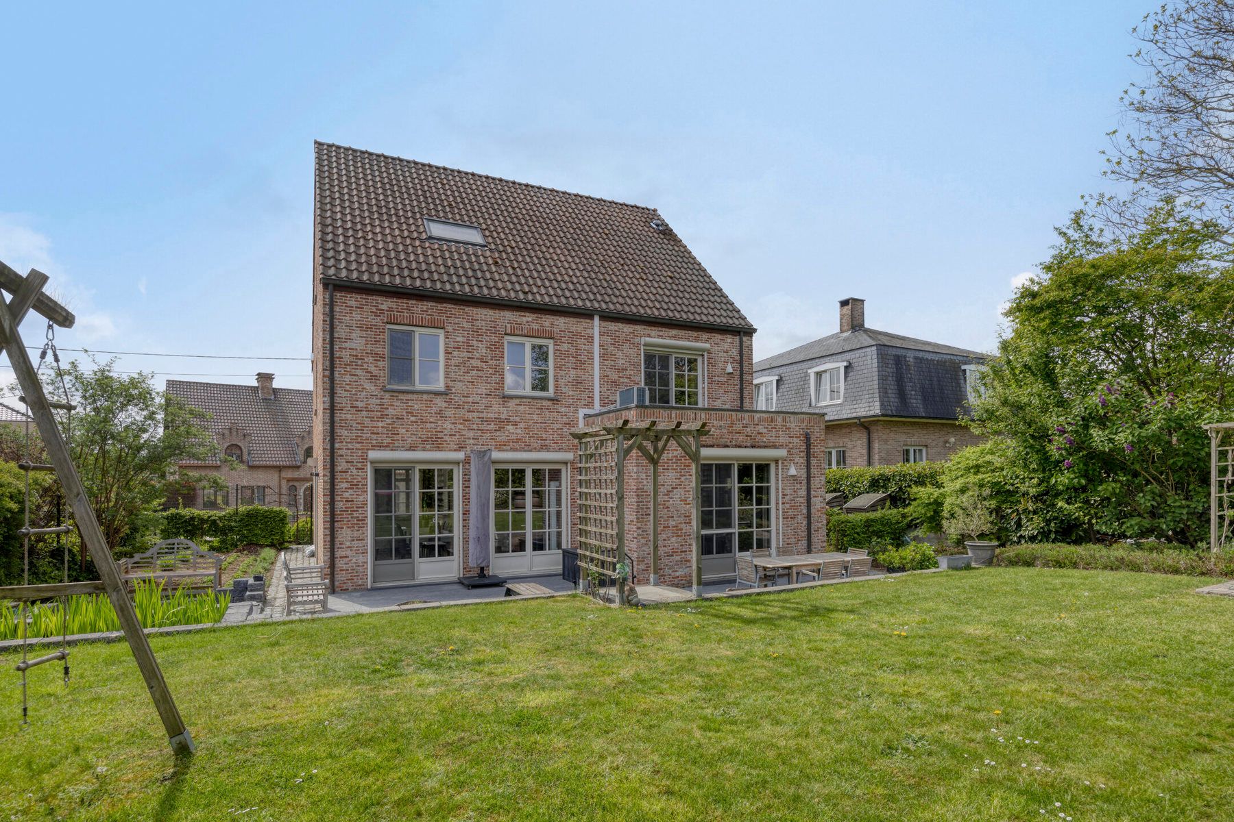 Prachtige Kwadraat villa te Meerbeek foto {{pictureIndex}}