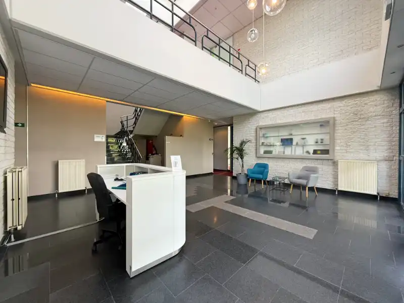 Sint-Niklaas - TE KOOP: Bedrijfsgebouw voor eigen gebruik of investering foto 20