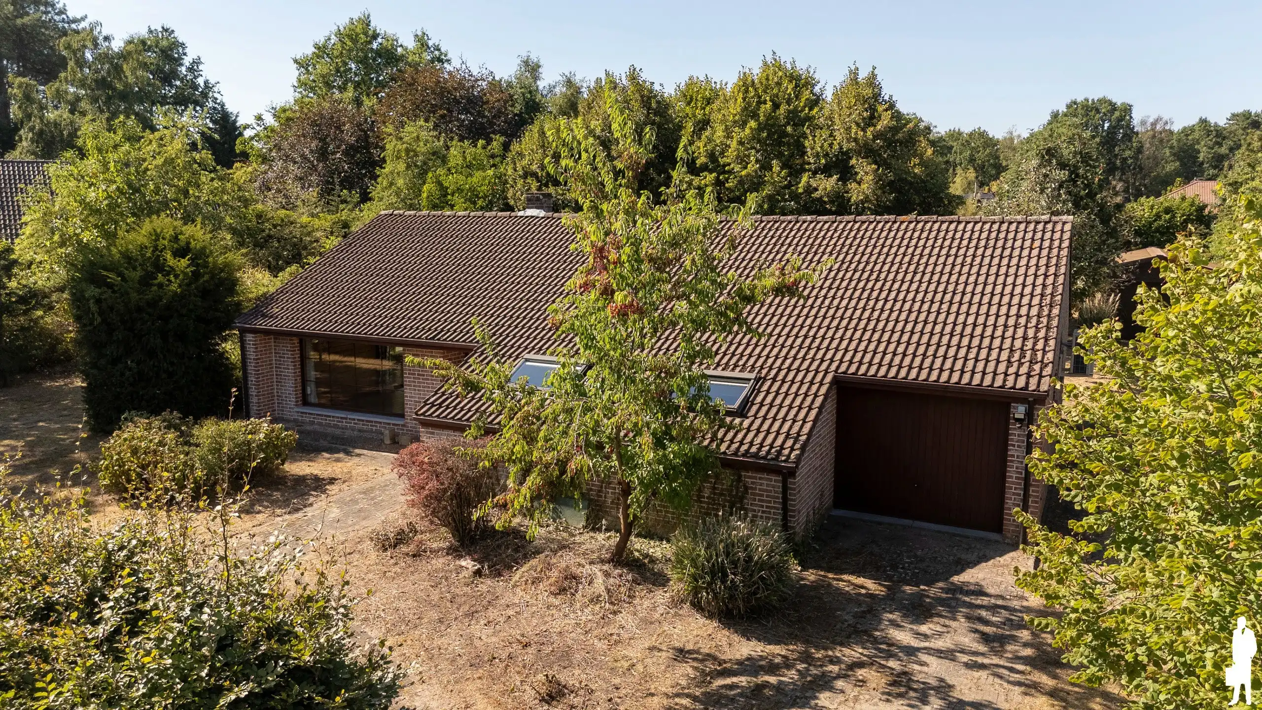 Vrijstaande laagbouwwoning op een perceel van 2.448 m² foto 28