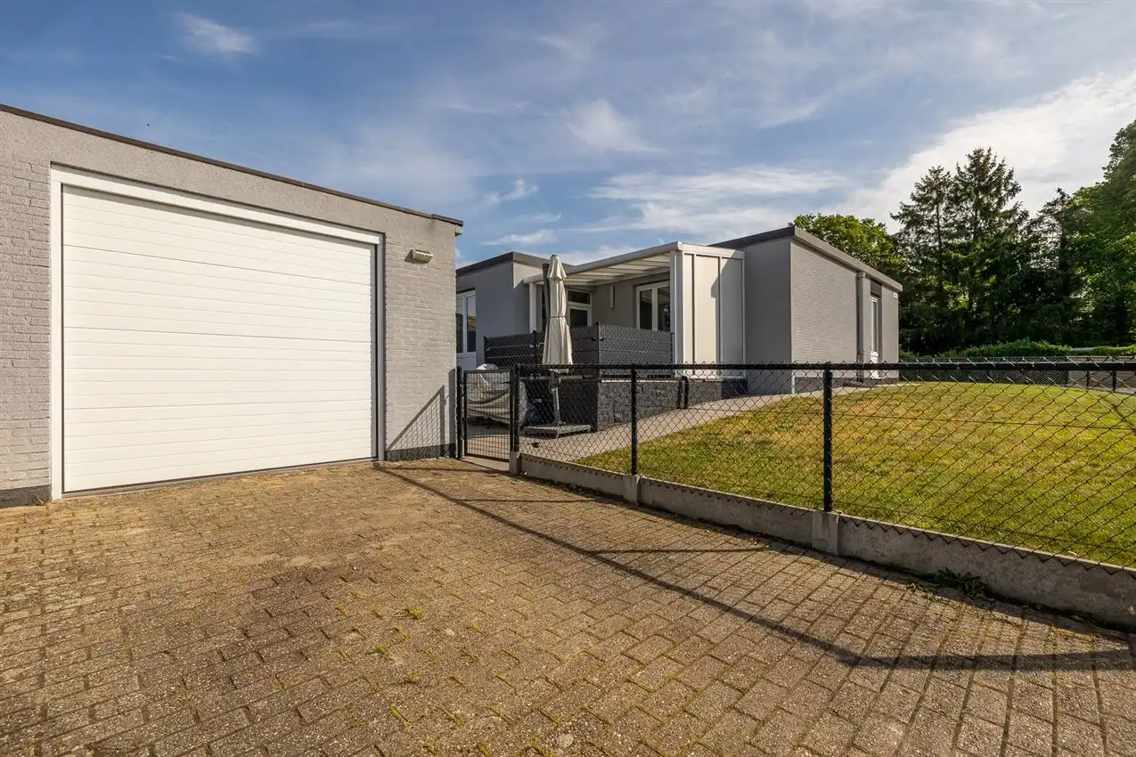 Gunstig gelegen woning, gelijkvloers, 2 slpk, omheinde tuin, garage foto 31