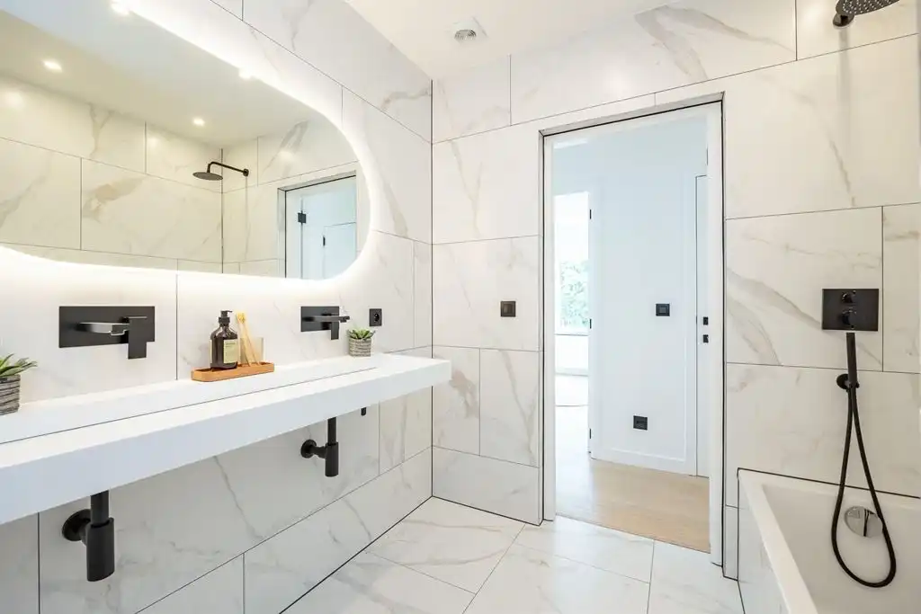 Stijlvol gerenoveerde villa met ruime tuin foto 14