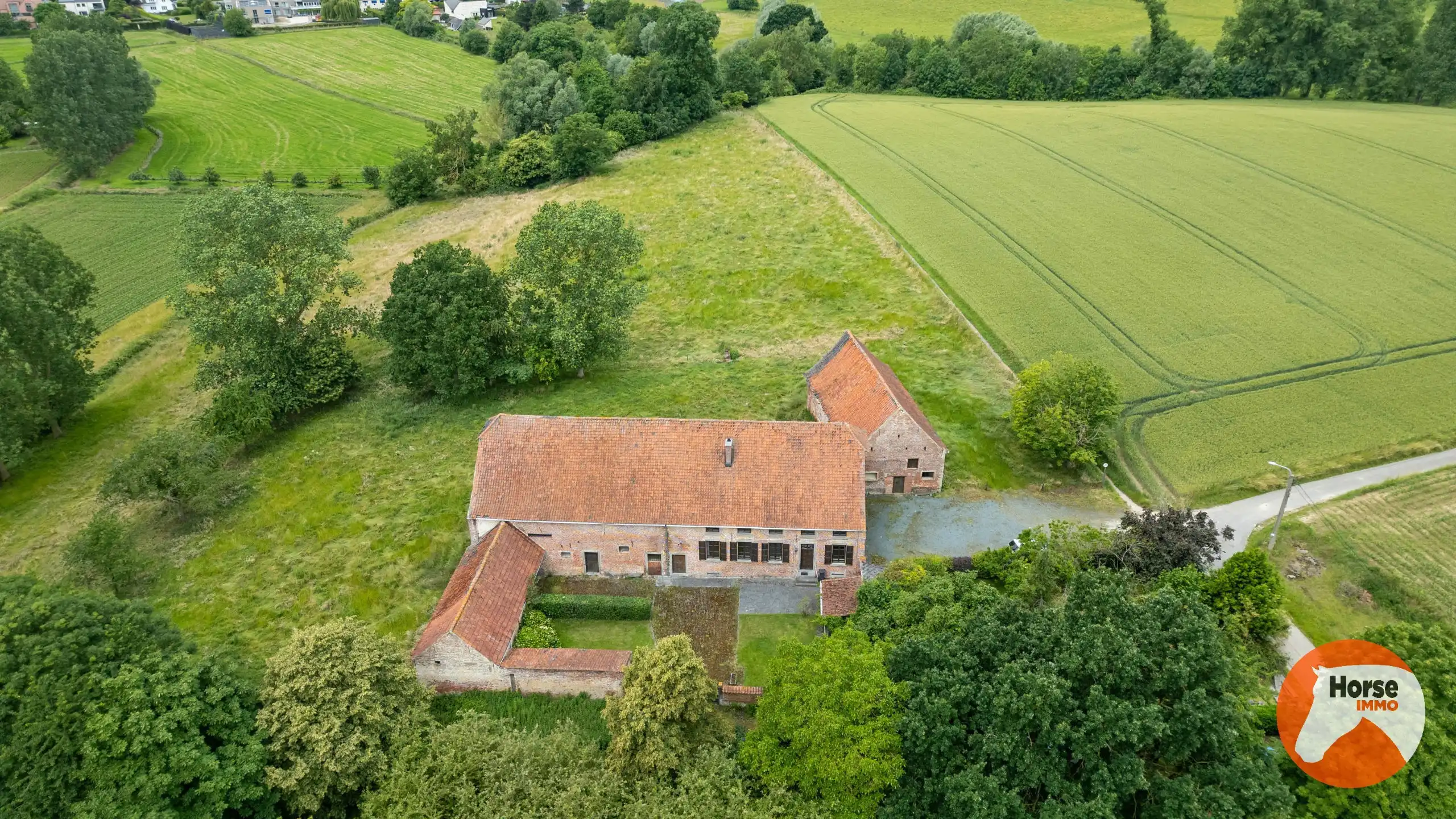 VOLLEZELE - Uniek gelegen karakterhoeve op ca. 2,4ha foto 10