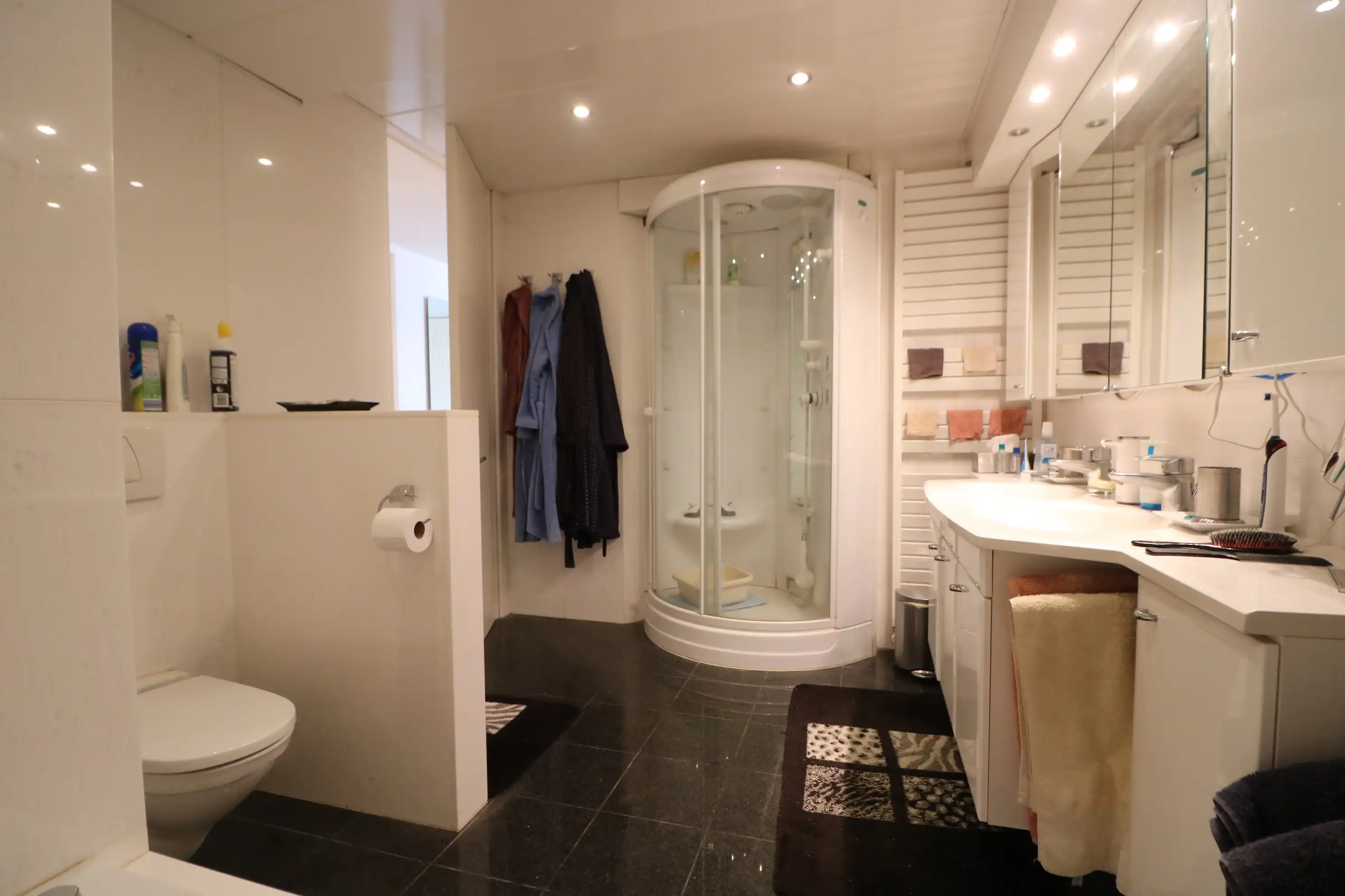 Uniek 4-slaapkamerappartement met fantastisch zicht op zee. foto 4