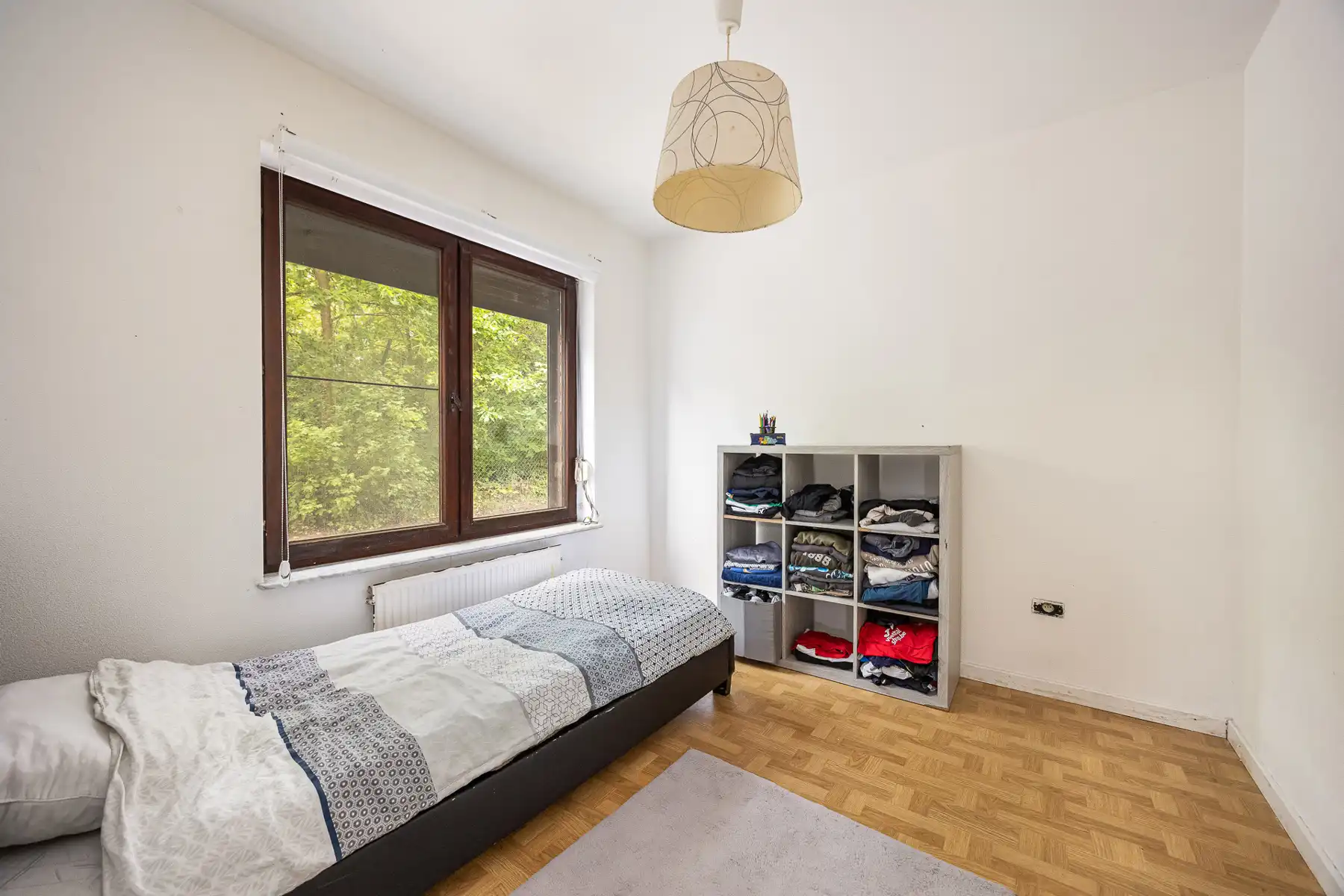 Gelijkvloers 3-slaapkamerappartement met garage en autostaanplaats. foto 3